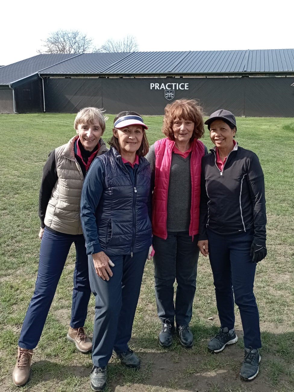 Equipe dames lors de la 2ème journée des Interclubs d'hiver seniors de Ligue (2ème division poule A)