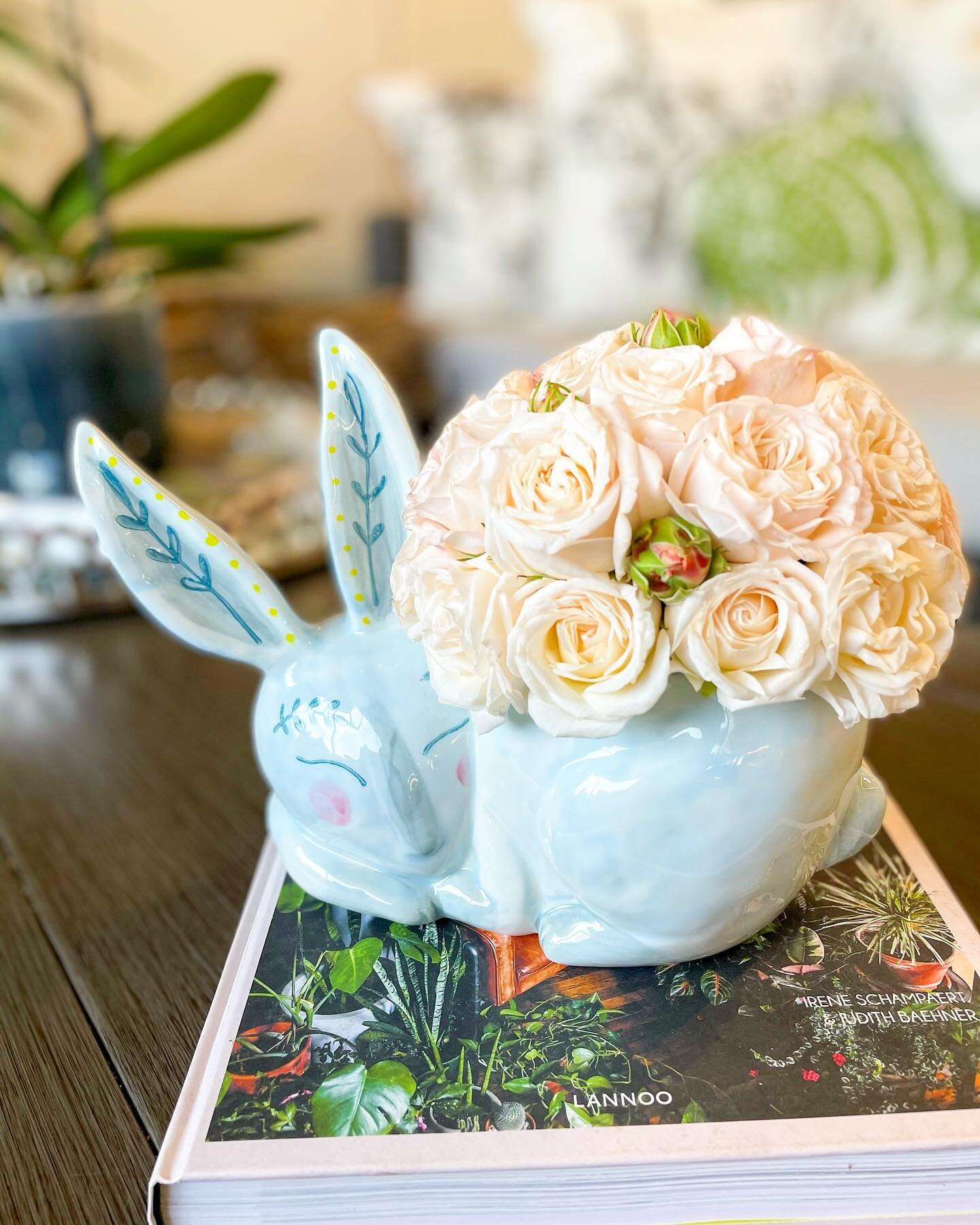 Easter is only THREE short weeks away!🐰I&rsquo;m taking centerpiece orders &mdash; call 432-682-8533 to place your order for pickup or delivery for Easter weekend!🐣