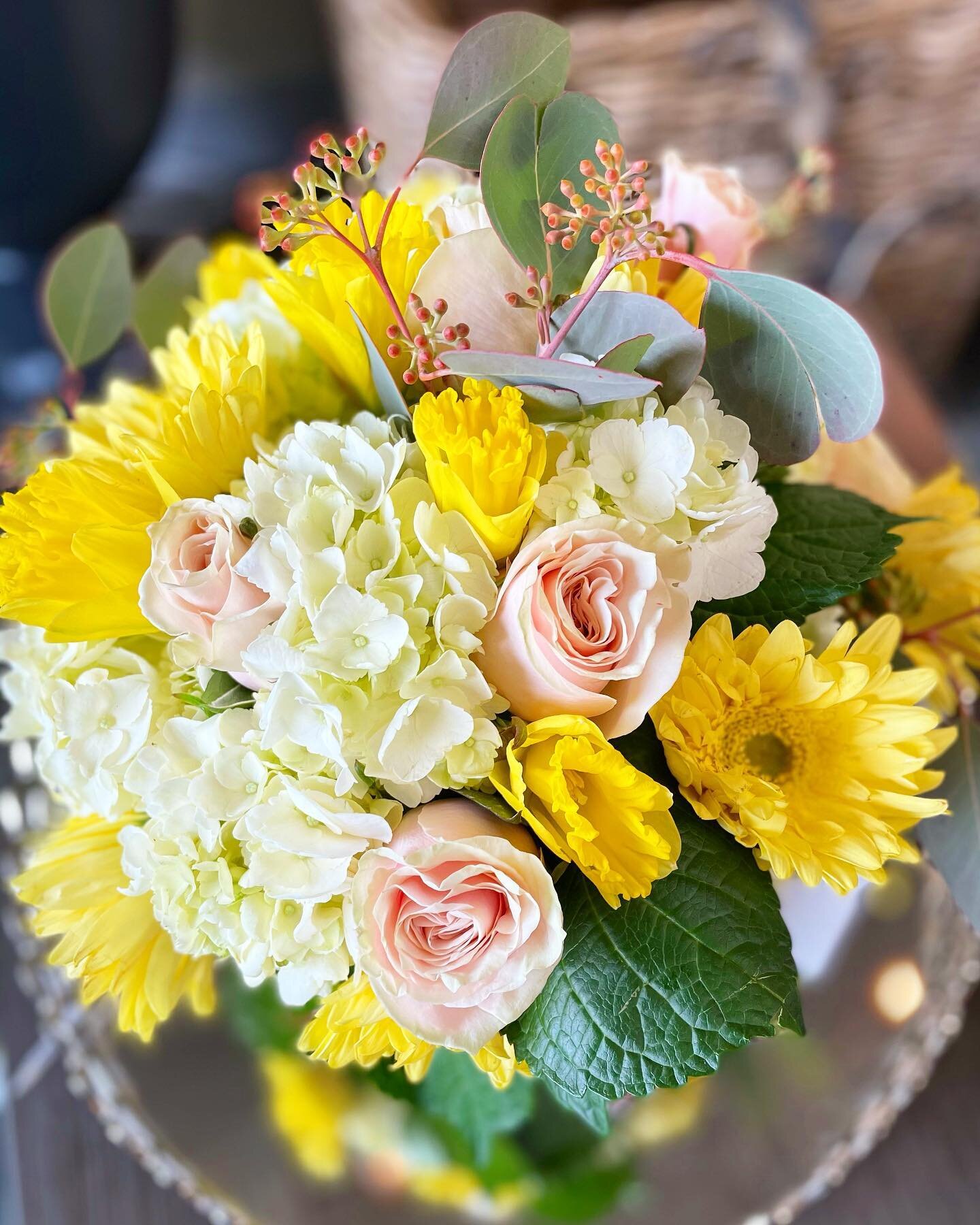 Fresh Spring florals make the perfect &ldquo;Thank You.&rdquo; This sweet arrangement went out to a very deserving nurse this week!🌸Having trouble coming up with a gift idea or simply want to brighten someone&rsquo;s day? We can help &mdash; and we 