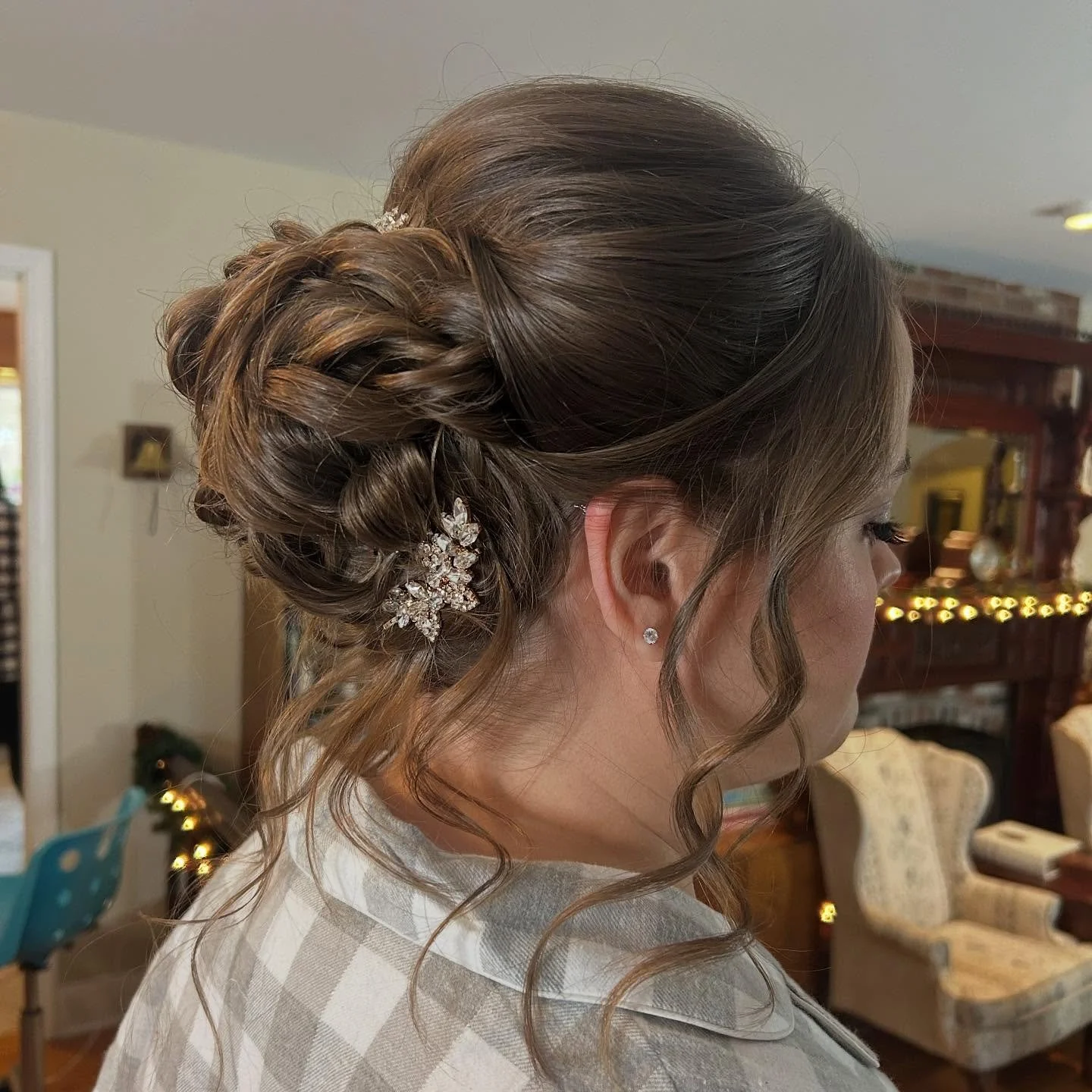 Booking for the 2024 and 2025 wedding season!! ❤️&zwj;🔥
.
What I learned last year, is that everyone has their own vision for what they want their hair and makeup to look like for their big day. You can&rsquo;t always make everyone happy but when br