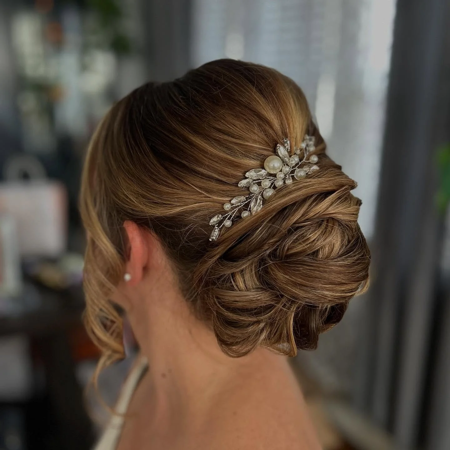 Wifey 9.11.2025 💍💕
.
.
#wedding #weddingday #bridal #bridalinspo #bridalmakeup #bridalhairstyle #bride #weddinginspo #weddingwire #bridalheadpieces #bohobridal #cthairsalon #cthairstylist