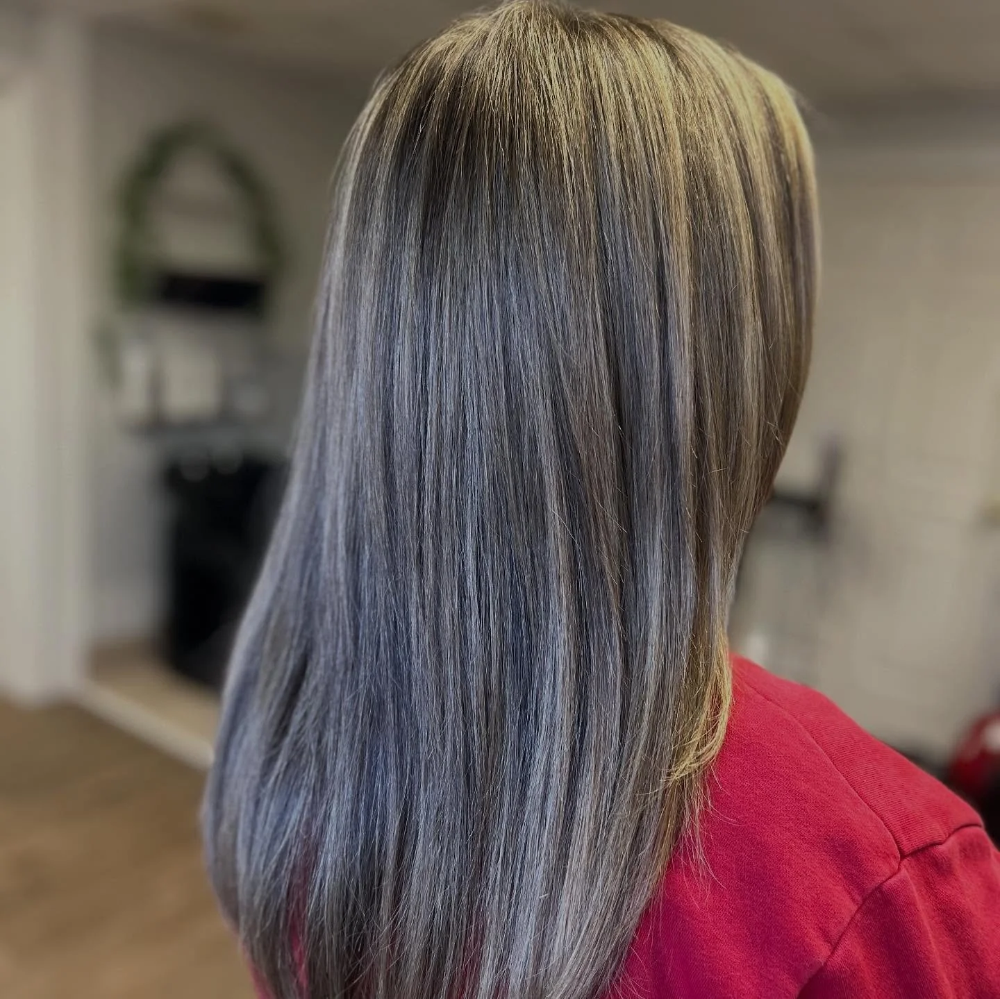 Happy Holidays ❤️🎄✨
.
Whether you&rsquo;re just looking for a fresh color and haircut or if you&rsquo;re a 2026/2027 bride looking for your perfect fit for your special day, we have our holiday special pricing AND extending our prices through the en