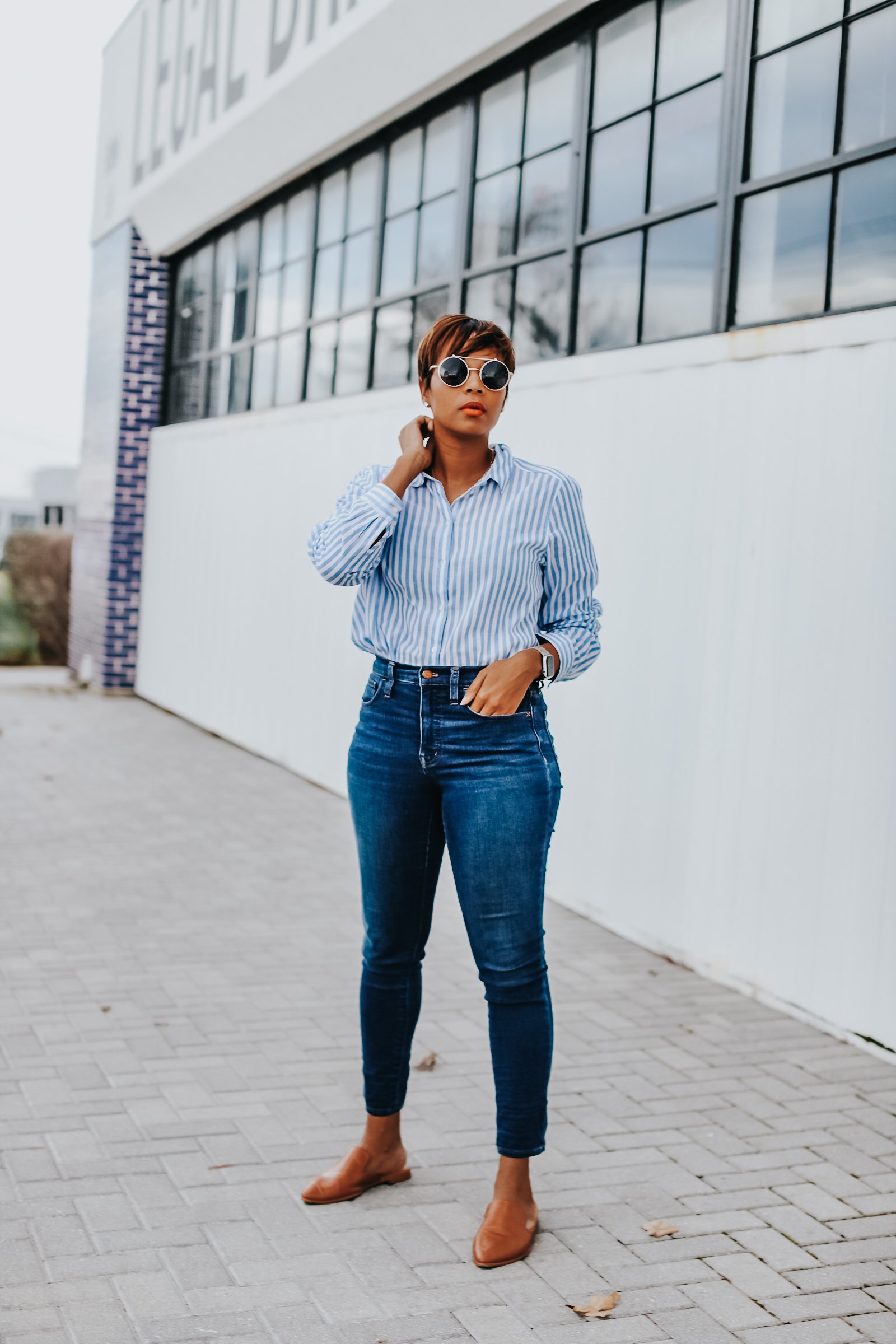White and Blue Vertical Striped Pants Smart Casual Outfits For Women In  Their 20s (3 ideas & outfits)