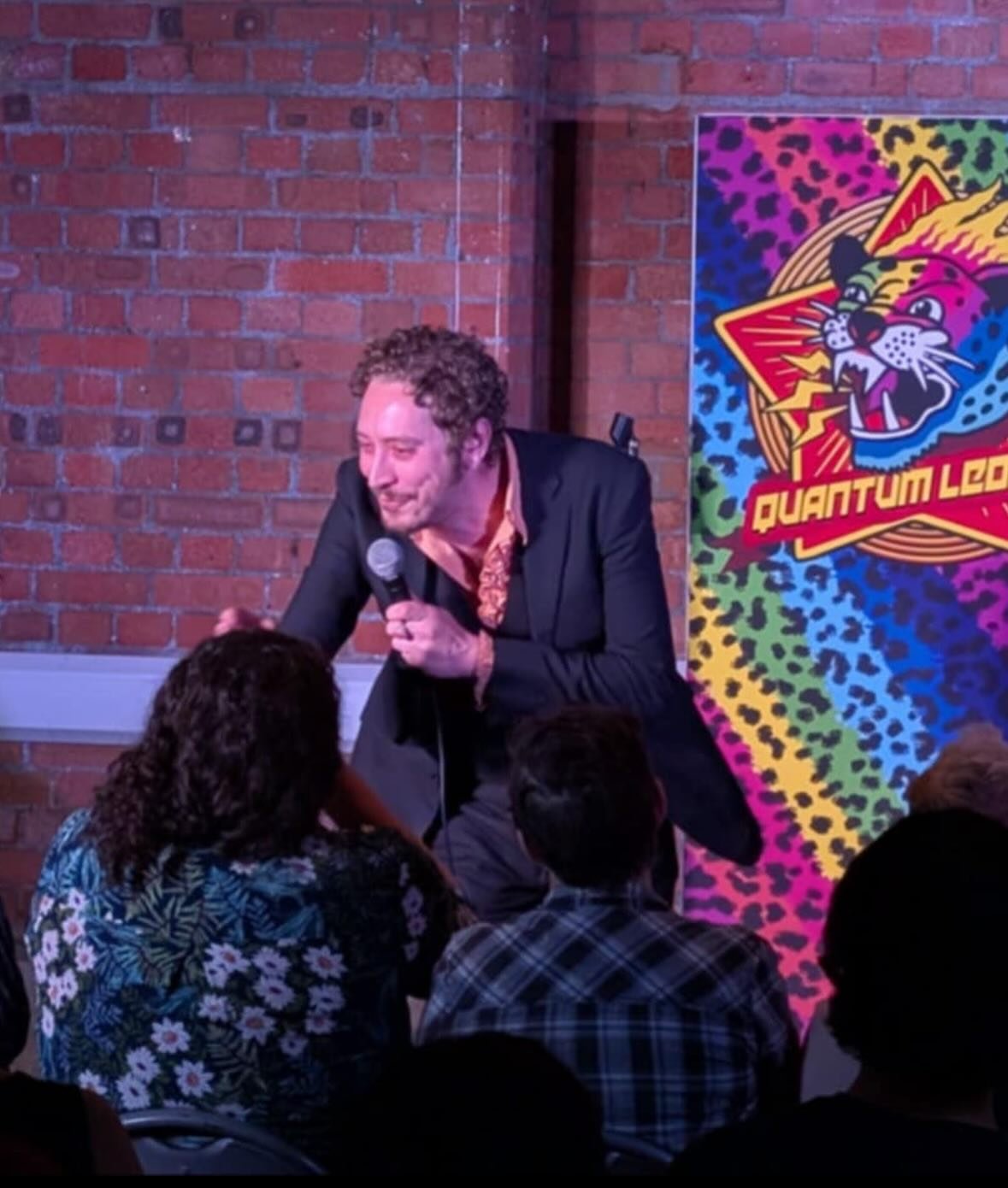 Had a fun show at Quantum Leopard last night! thanks to @davenatts for the pics and thanks to the fabbo James Ross for having me. London- you can catch some of my sketches playing this Tuesday at @sketchburnshow at the Etcetera Theatre, Camden! 🍸