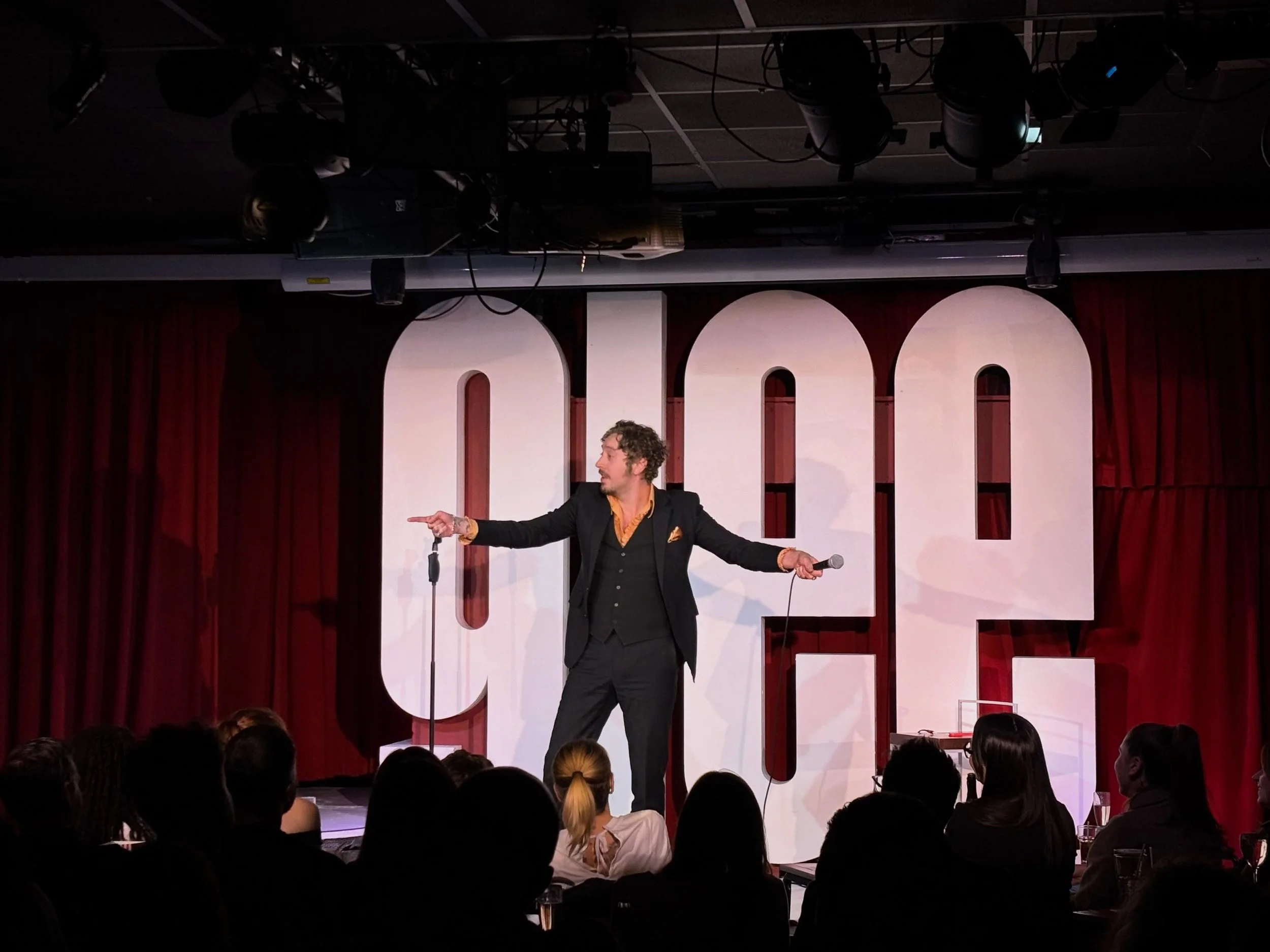 Thanks Birmingham Glee Club for having me! And southerners- dry those eyes and pull yourselves together, I&rsquo;m back this weekend! catch me this Friday &amp; Saturday at Brighton Komedia. Xxx #standupcomedy #comedy #whatsonbrighton