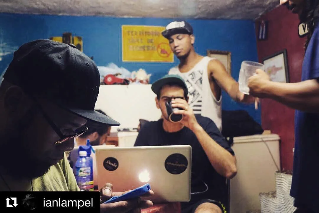 #Repost @ianlampel with @get_repost
・・・
Picking beats with La Invaxion &amp; @djlapiz at La Habana / Eligiendo beats con La Invaxion y @djlapiz en Cerro @el_cpmc @continuo_show_me @blacksoulhiphop @gordowilliam @mvdbeatlab .
📸: @continuo_show_me .
.