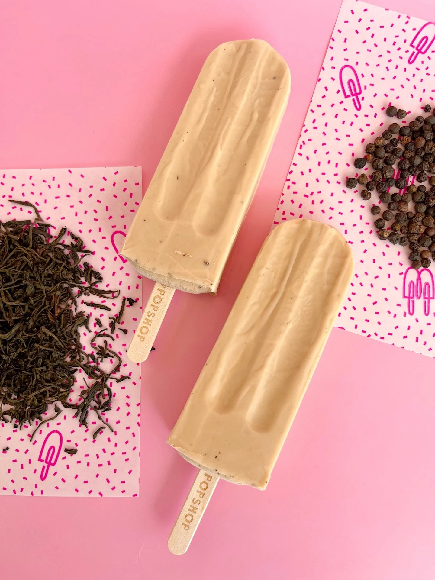 It might not feel very autumnal out there, but we&rsquo;re rolling out our new seasonal flavors! EARL GREY BLACK PEPPER is back ☕ We infuse our homemade creamy base with fragrant Earl Grey tea &amp; whole peppercorns. It&rsquo;s milky and rich in fla