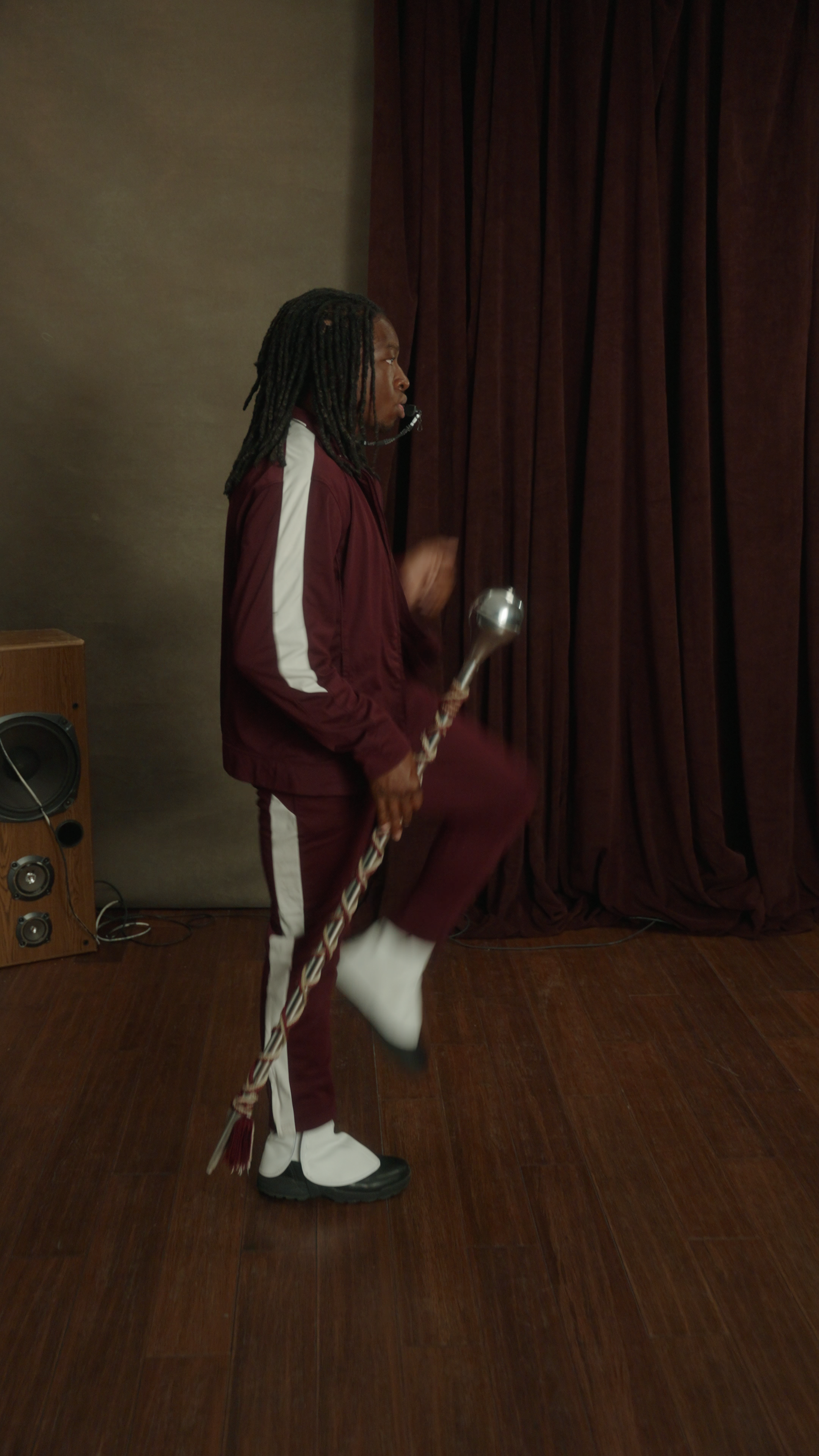 Cello.00_04_05_15.Still022.png