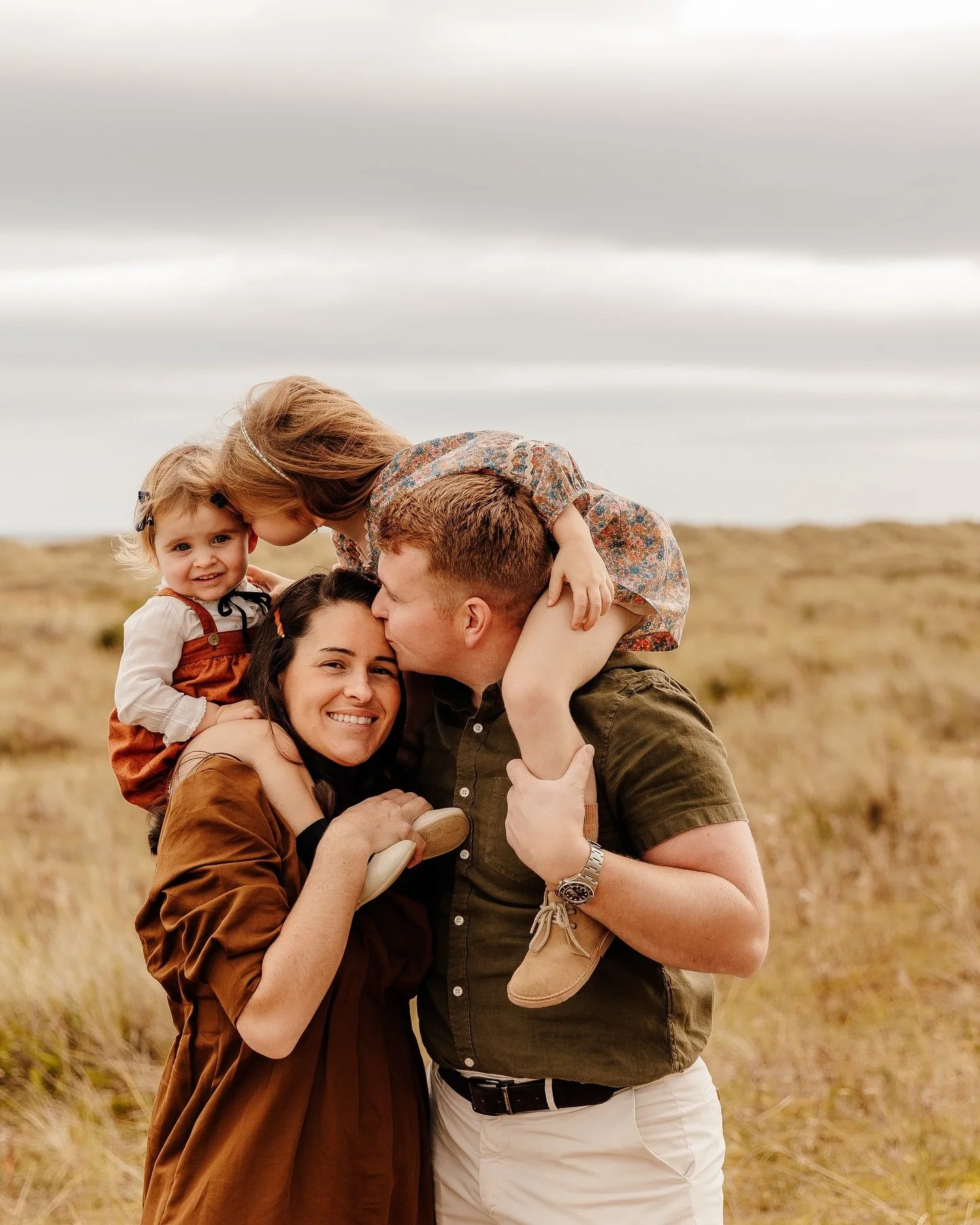 Autumn at it&rsquo;s best 🍁

This mama has a vision and absolutely we absolutely nailed it!

So many perfect memories to cherish as her beautiful girls grow

#fifephotographer #autumnvibes🍁 #autumnal #treasured_childhood #autumnleaves #outdoorphoto