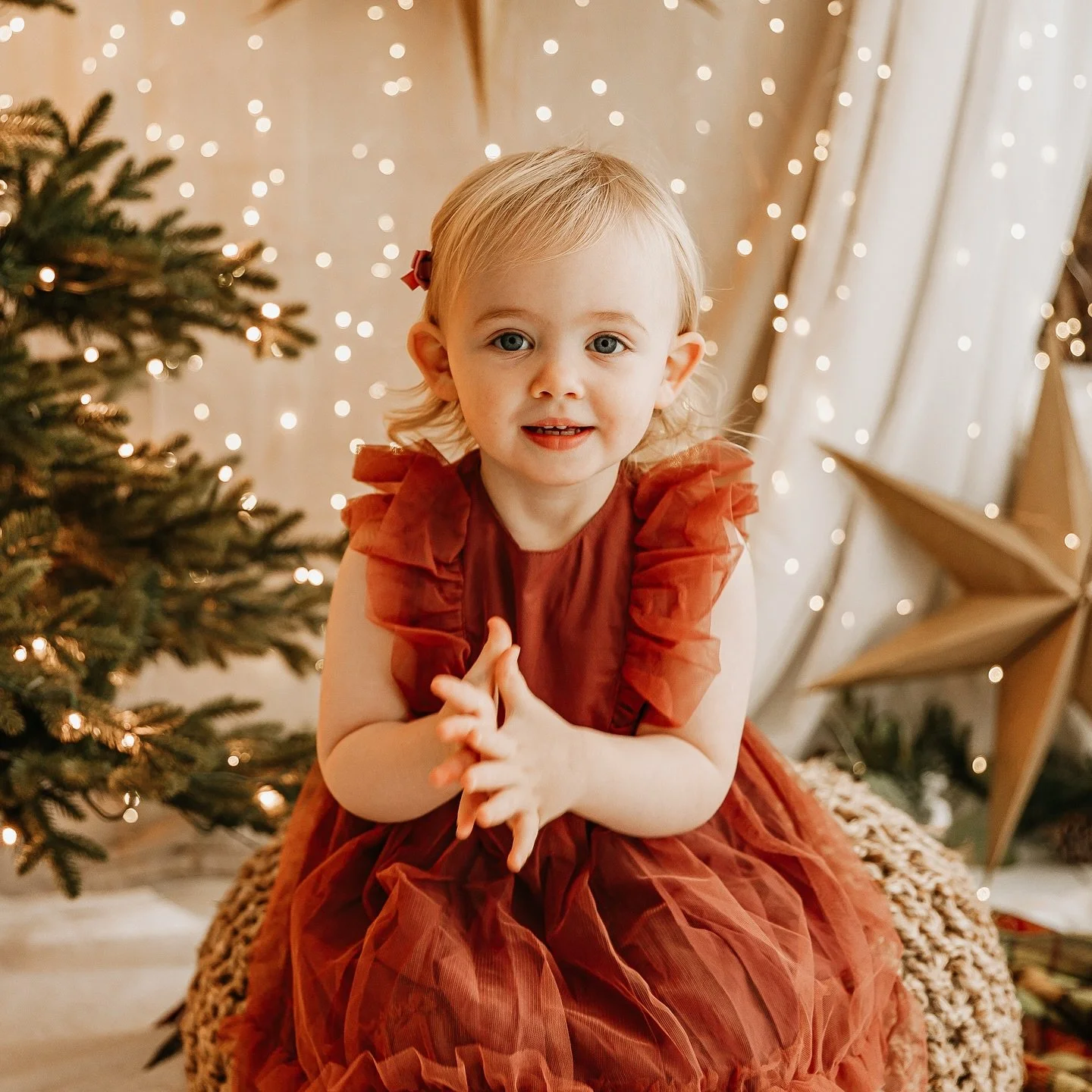 So excited for a full weekend of Christmas Mini Sessions 🎄

Can&rsquo;t wait to see all your lovely smiling faces. For lots of you it&rsquo;s our yearly catch up and will be nice to see some new faces too!

Don&rsquo;t forget I am running session ba