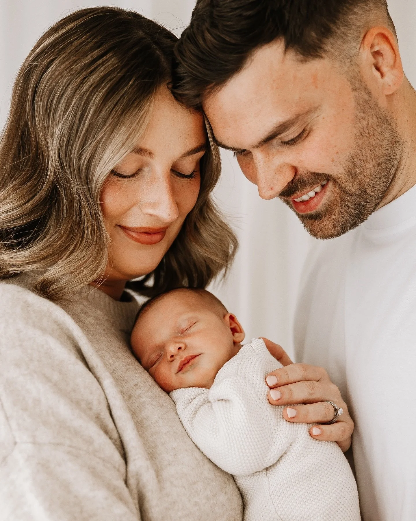 Sweet Noa 💫

Just look at this beautiful newborn bubble&hellip;soaking it all up and we captured it forever&hellip;

#fifenewbornphotographer #naturalnewbornphotography #simplenewbornphotography #fifephotographer #scottishnewbornphotographer #newbor
