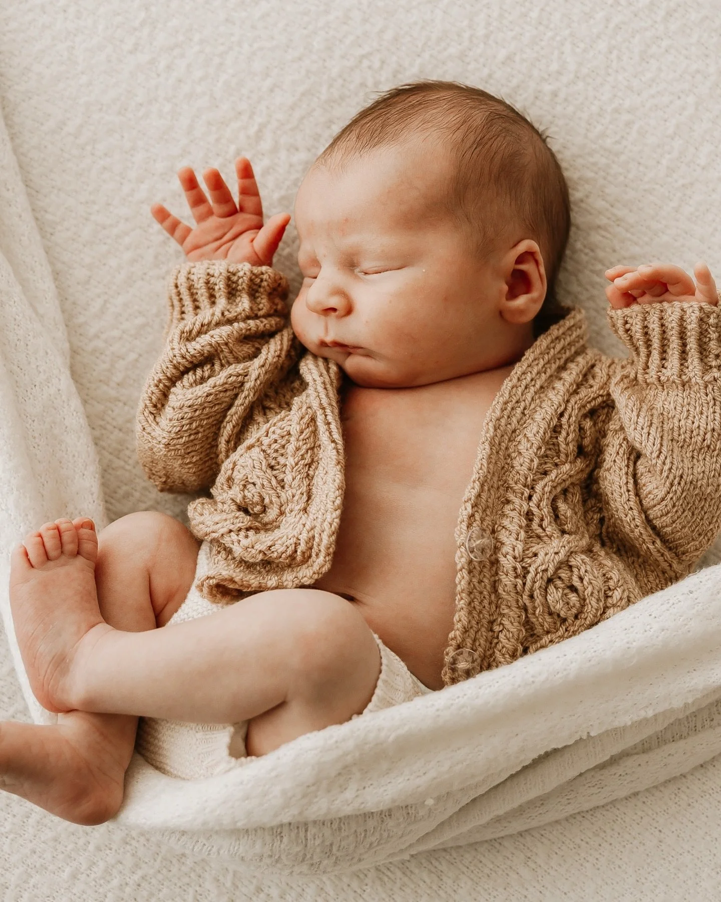 Another gorgeous session from the last month 🧡 just adoring all the scrunch! 

#fifenewbornphotographer #naturalnewbornphotography #simplenewbornphotography #fifephotographer #scottishnewbornphotographer