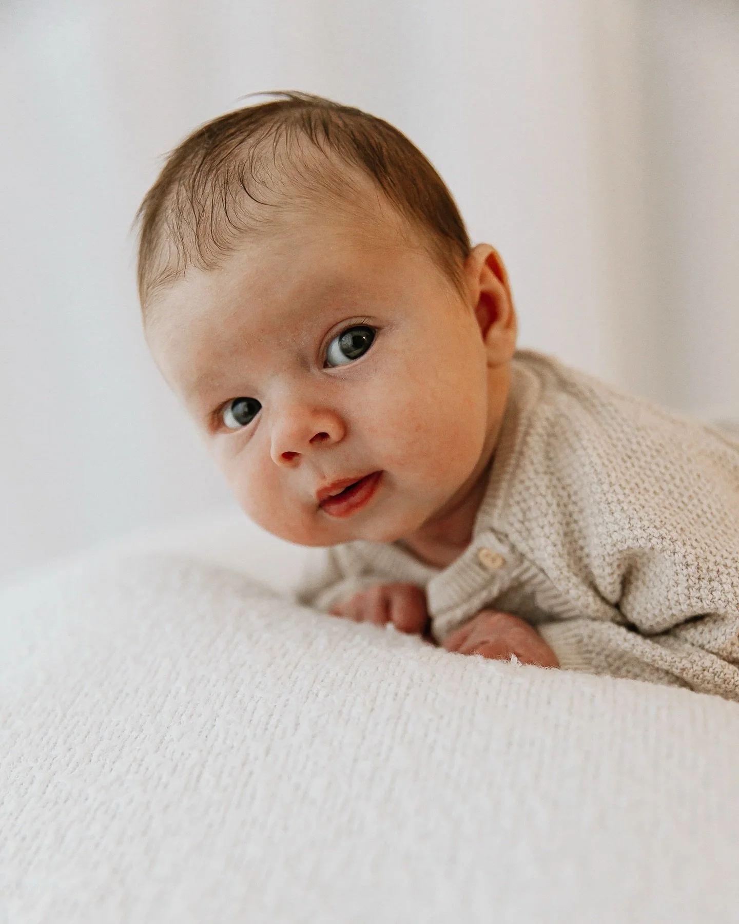 Who can guess who old this gorgeous little guys is? 

#newbornsession #fifenewbornphotographer #scottishnewbornphotographer #newbornphotography #simplenewbornphotography naturalnewbornphotography fifephotographer scottishphotographer