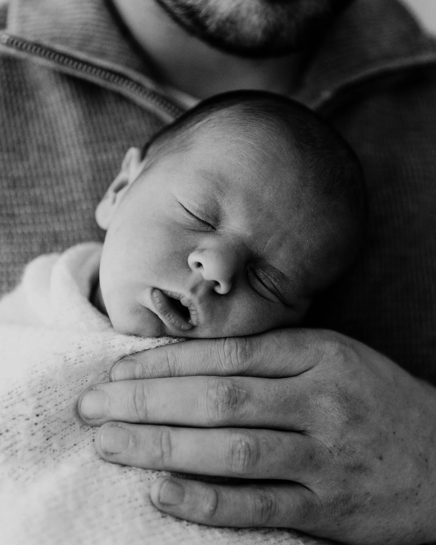 Monday morning feels 😴

#sleepynewborn #fifenewbornphotographer #bnwportrait #newbornsession #scottishnaturephotography