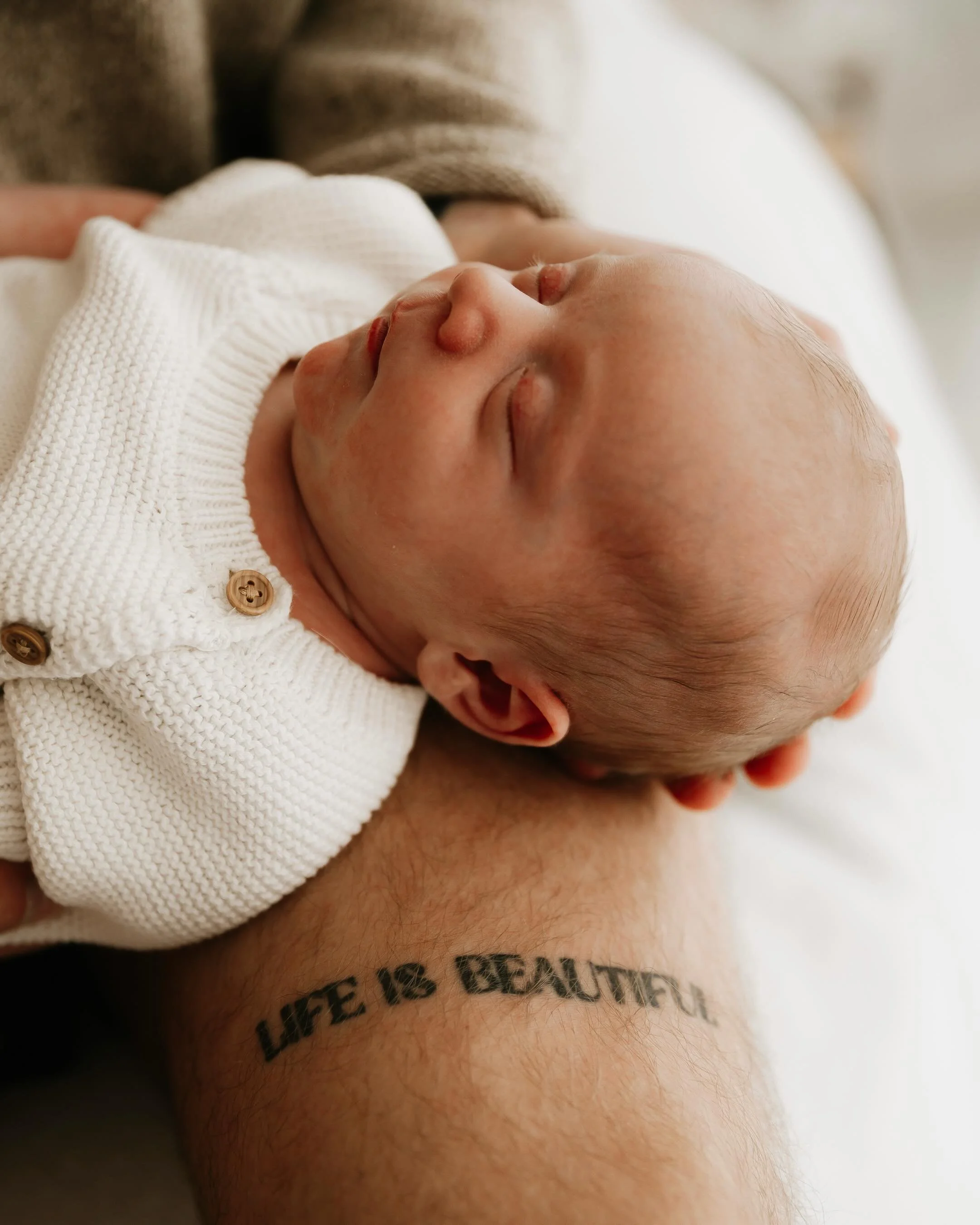 Life really is so beautiful 💫

A new life, a new family, all the brand new moments captured forever 

#fifenewbornphotographer #scottishnewbornphotographer #naturalnewbornphotography #fifephotographer