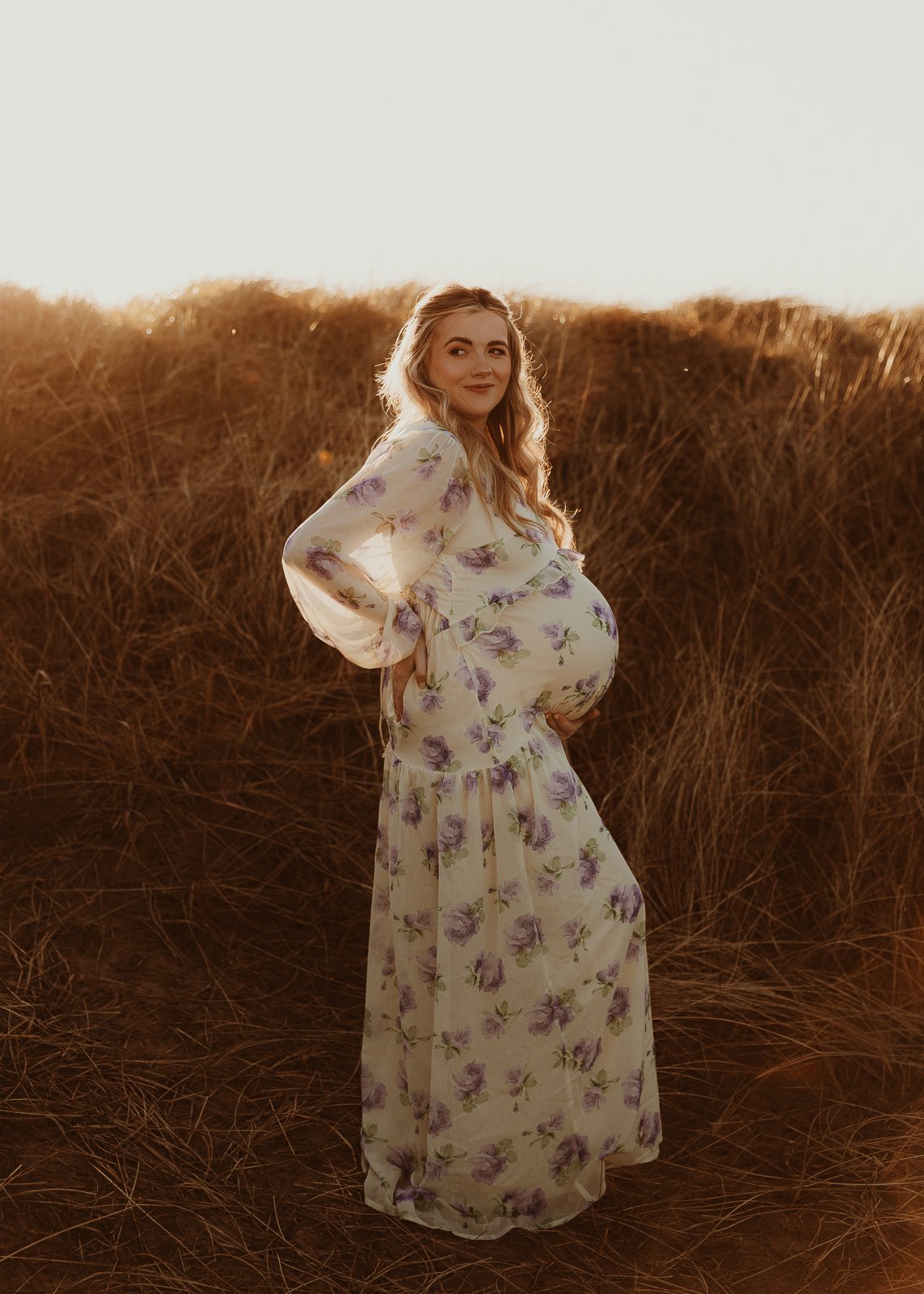 golden hour pregnancy session.jpg