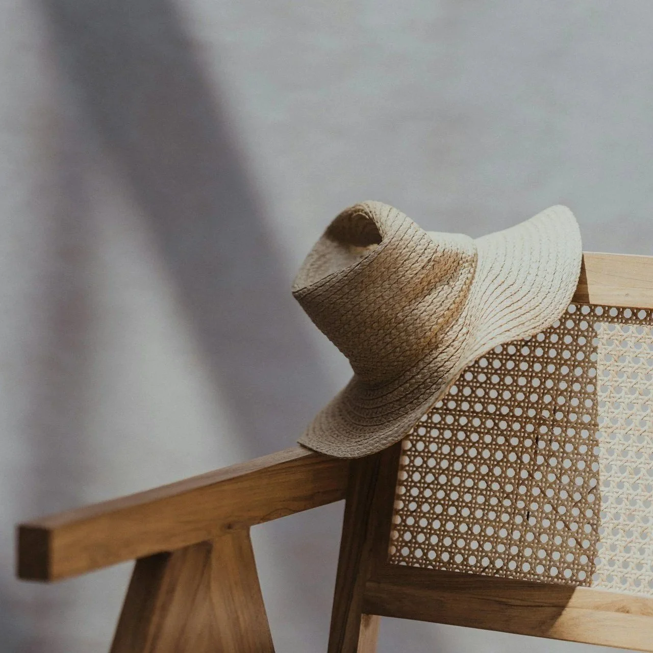 Substack Advice: Substack vs Blog, Pros, Cons &amp; How to Keep Branding Cohesive