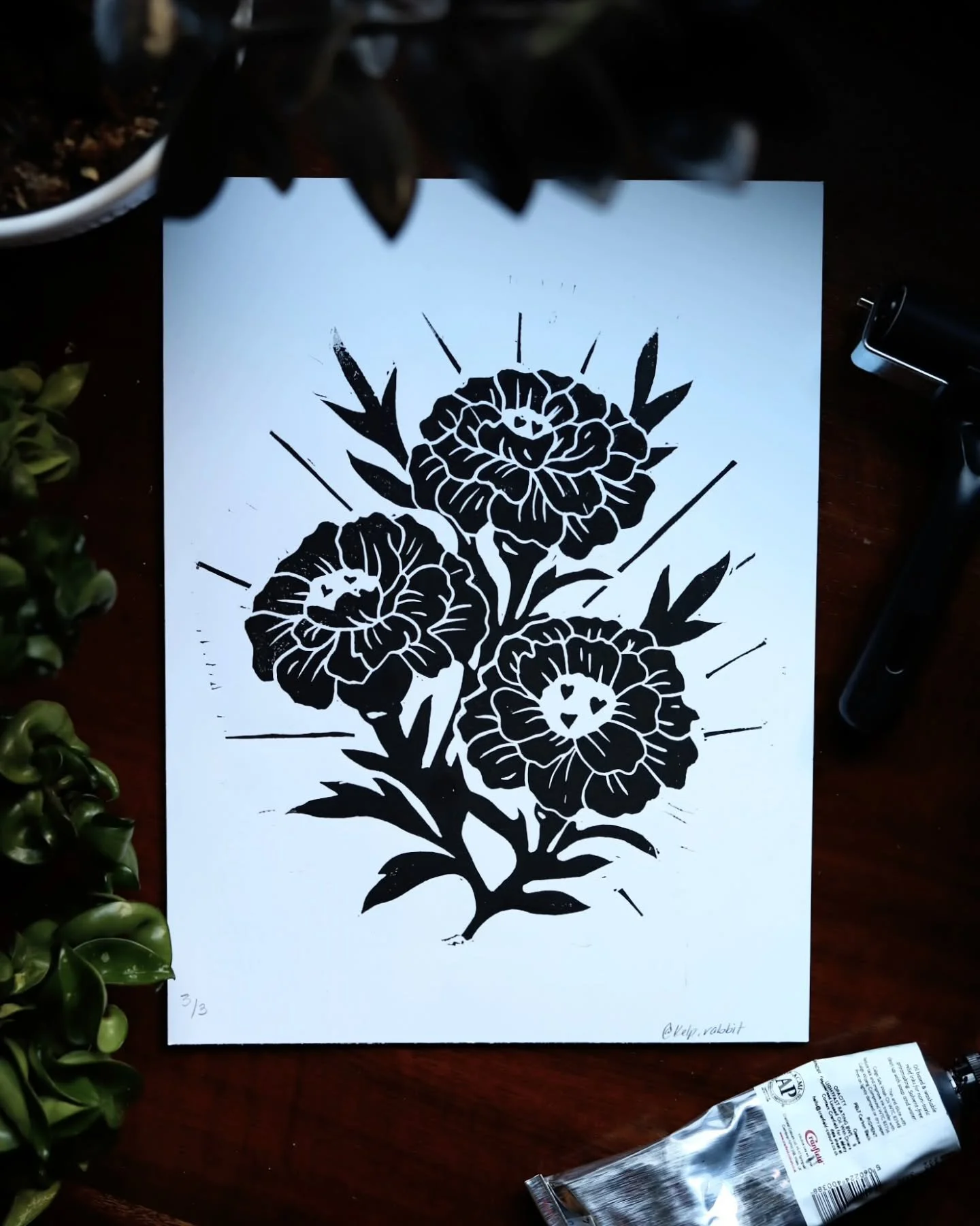 Marigolds linocut prints
#linocuts #marigold #printmaking #kelprabbit #flowers #holiday