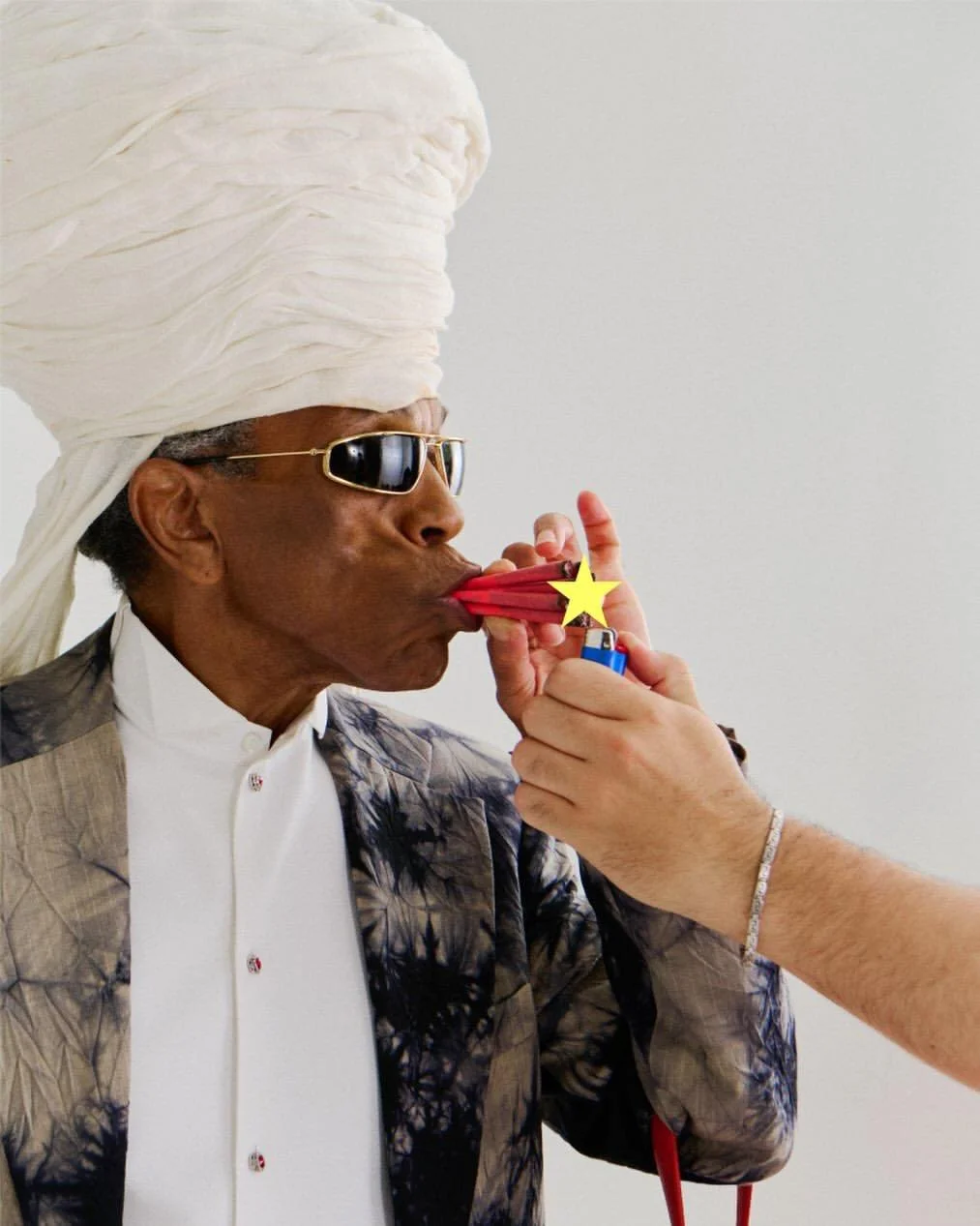 @andre_deshields wears @5000.lab for @differentleaf.

Photography: @sam.hunter.hunter.sam
Stylist: @angelemmanuel
Stylist Assistant: @danielroaart
Set Design: @reece.qk
Hair &amp; Makeup: @ahbinishman
Location: @shiostudio