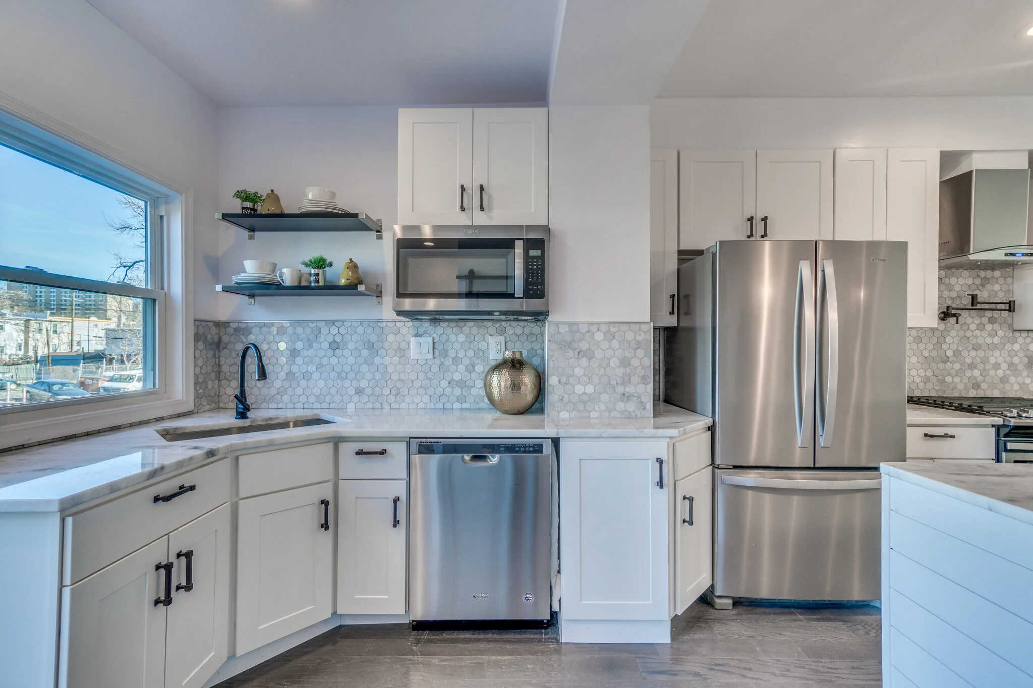 326 Adams St NE-15.jpg