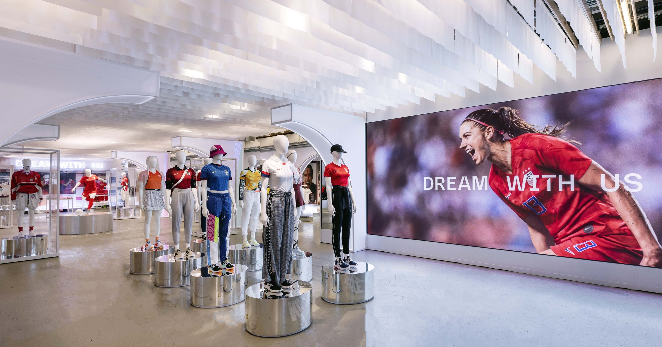 Nike_Soho_WWC_1077c_edit.jpg