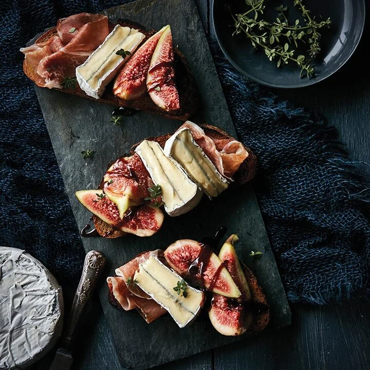 Prosciutto, Ash Brie &amp; Balsamic Glazed Fig Bruschetta