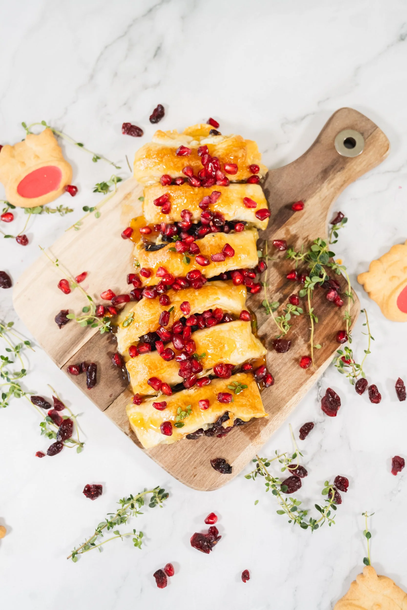 Festive Cranberry-Camembert Log