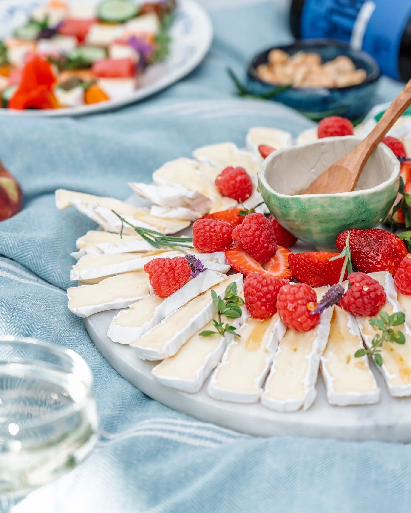 Summer fruits, summer picnics, summer fun 🌞🌞