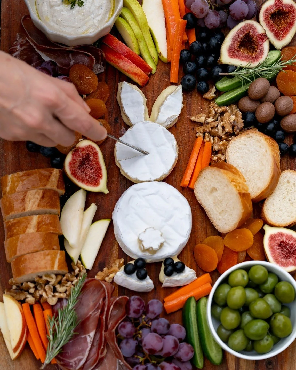 Easter long-weekend means good food, good company, and good times had. How are you spending yours? 🐣✨