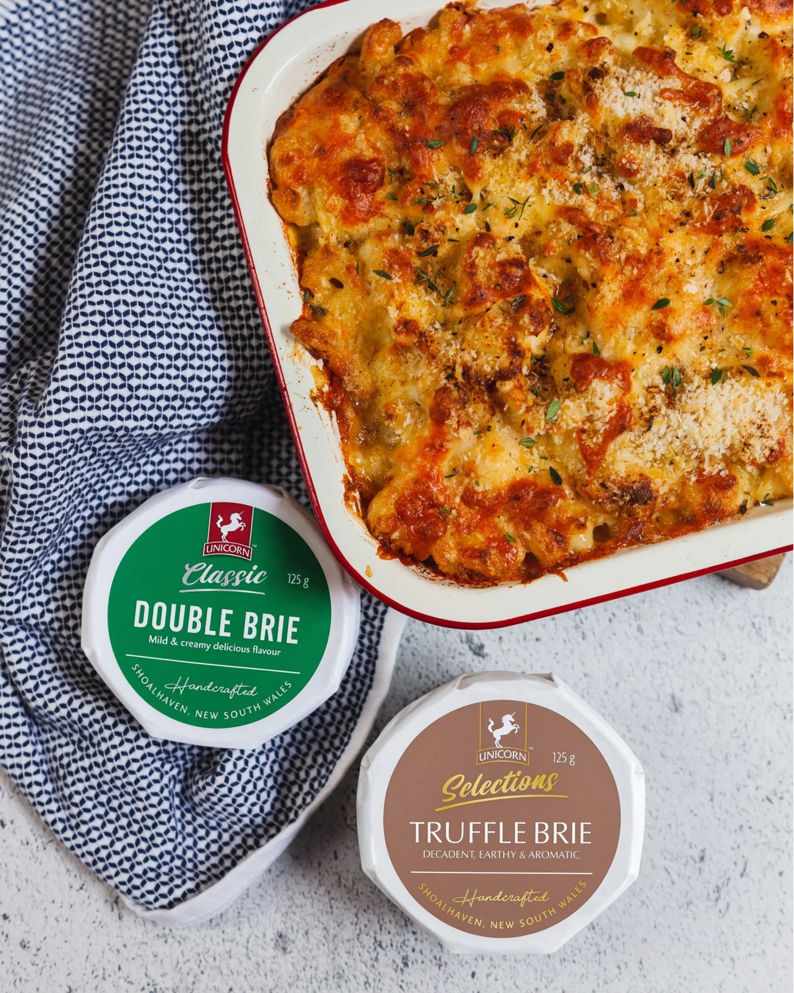 Still have a little cheese left from the Easter weekend? Melt those last wedges into something warm, gooey, and perfect for a mid-week night ✨🧀