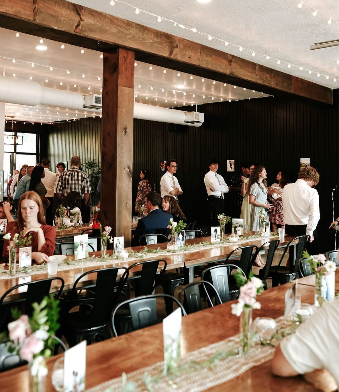 There's nothing quite like seeing our venue come alive with friends and family for a memorable day💛

📸: @kileyfriendcaptures 

#utahweddingvenue #weddinginspo #weddingvenue #utahweddingphotographer #utahwedding #utahcountywedding #utahbride #utahwe
