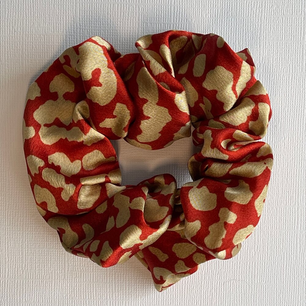 Red Leopard Scrunchie — PADRE HAIR heatless hair curling silk hair