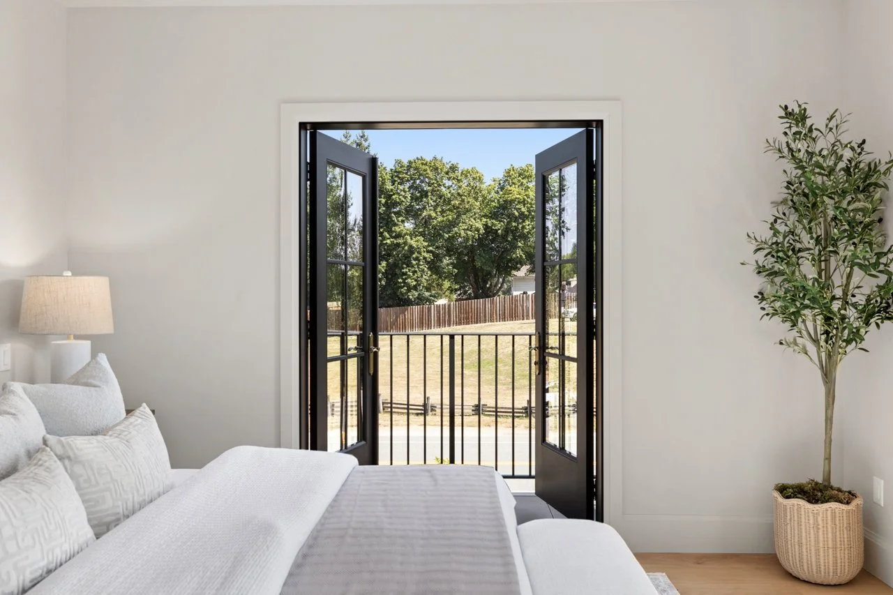 026_Staged-23490-Mary-Ave-MLS.jpg