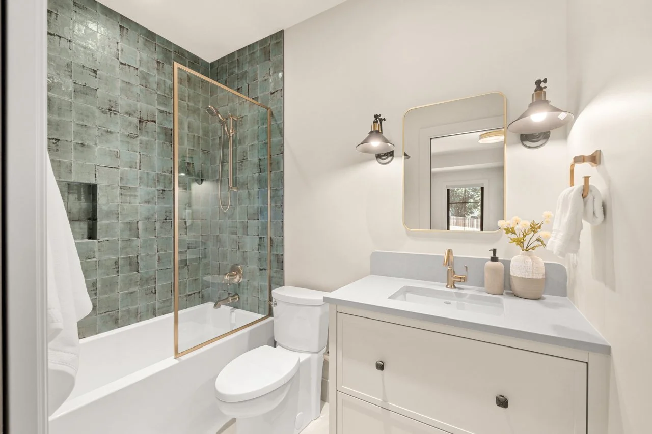 036_Staged-23490-Mary-Ave-MLS.jpg