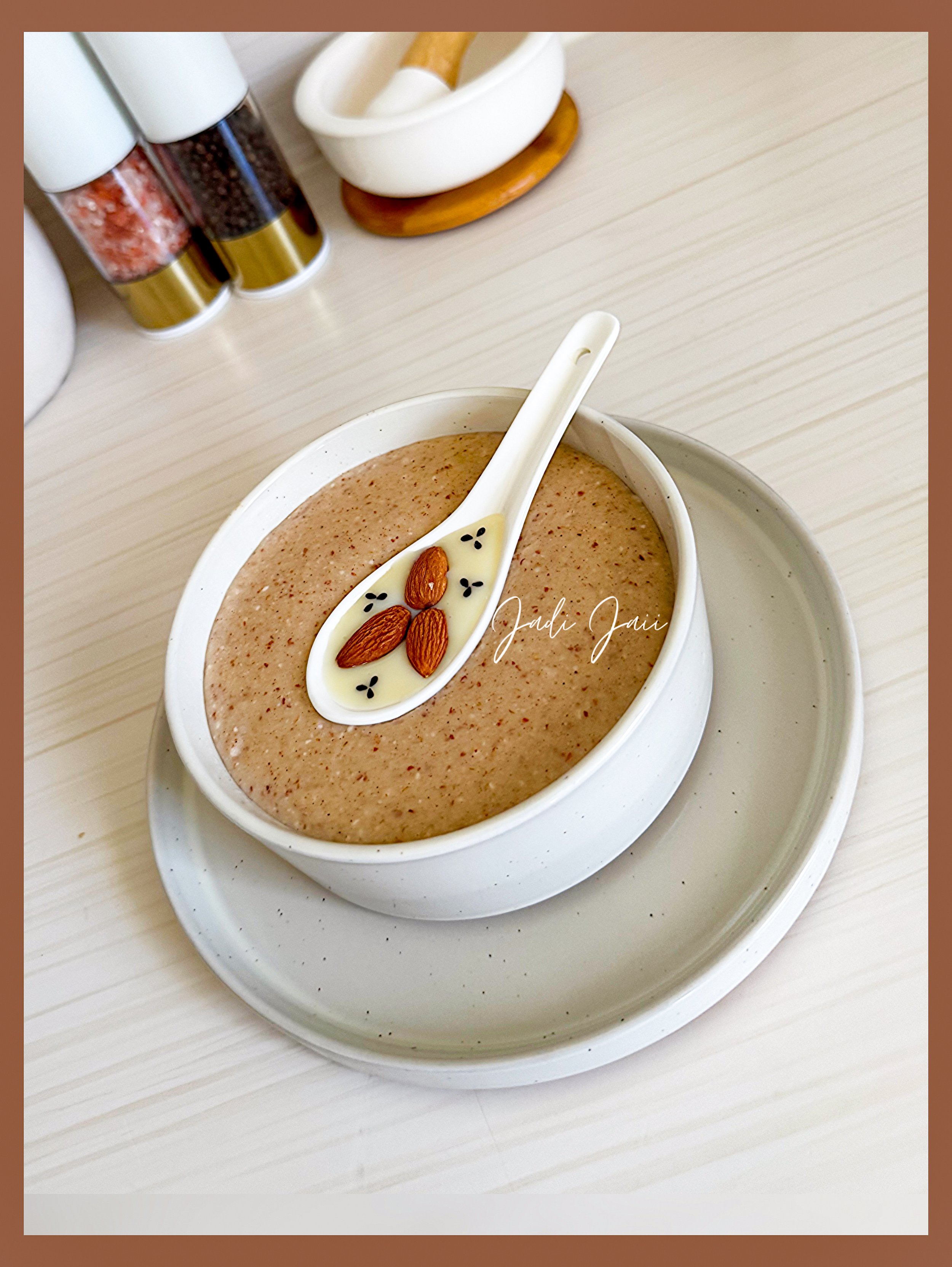 Creamy Almond & Oats Porridge