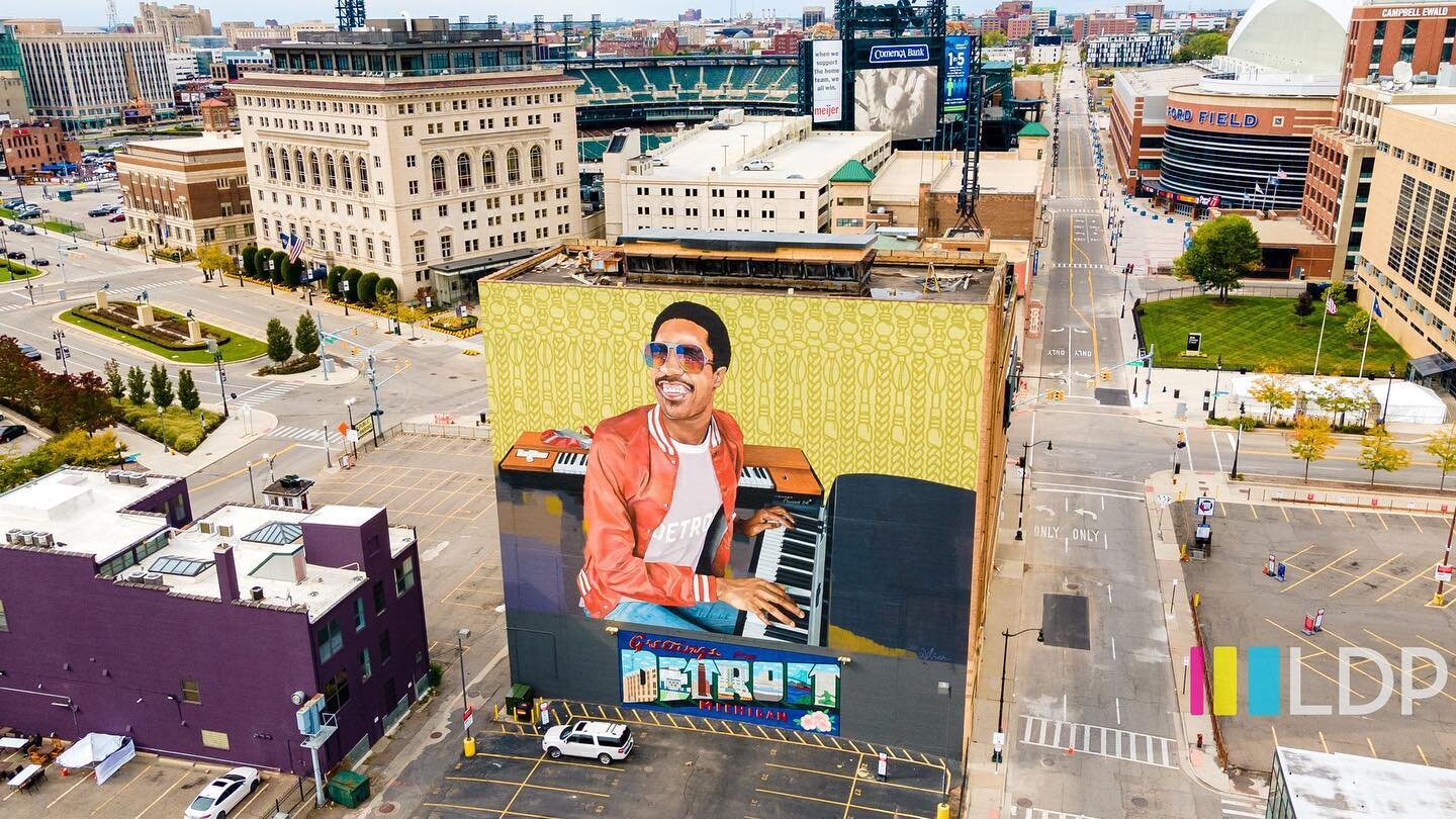 #HappyBirthday to THE ARTIST, Stevie Wonder!

Do your fave song in the comments!

#steviewonder #detroitmusic #detroit #aerial #aerialphotography #drone #dronephotography #musichall #downtowndetroit #LDP #LDPszn #dji #mavicair2 #detroitathleticclub #