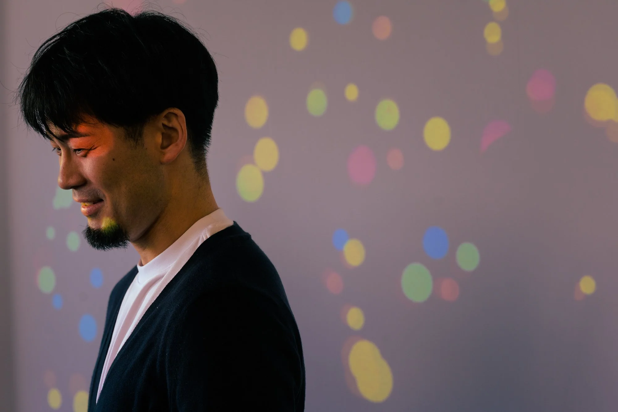 .geri krischker Fotograf corporate | you man smiling in profile