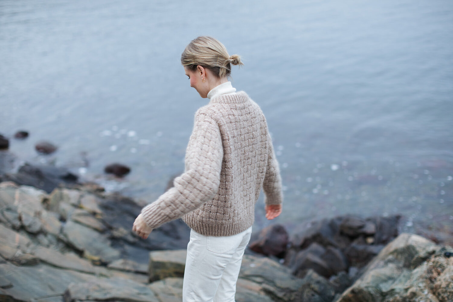 korshavn-sweater-english-knitting-pattern-basket-wave-strikkekaffe-5