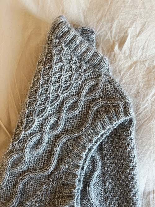 Rosette Cardigan (ENGLISH) — Strikkekaffe Knitwear