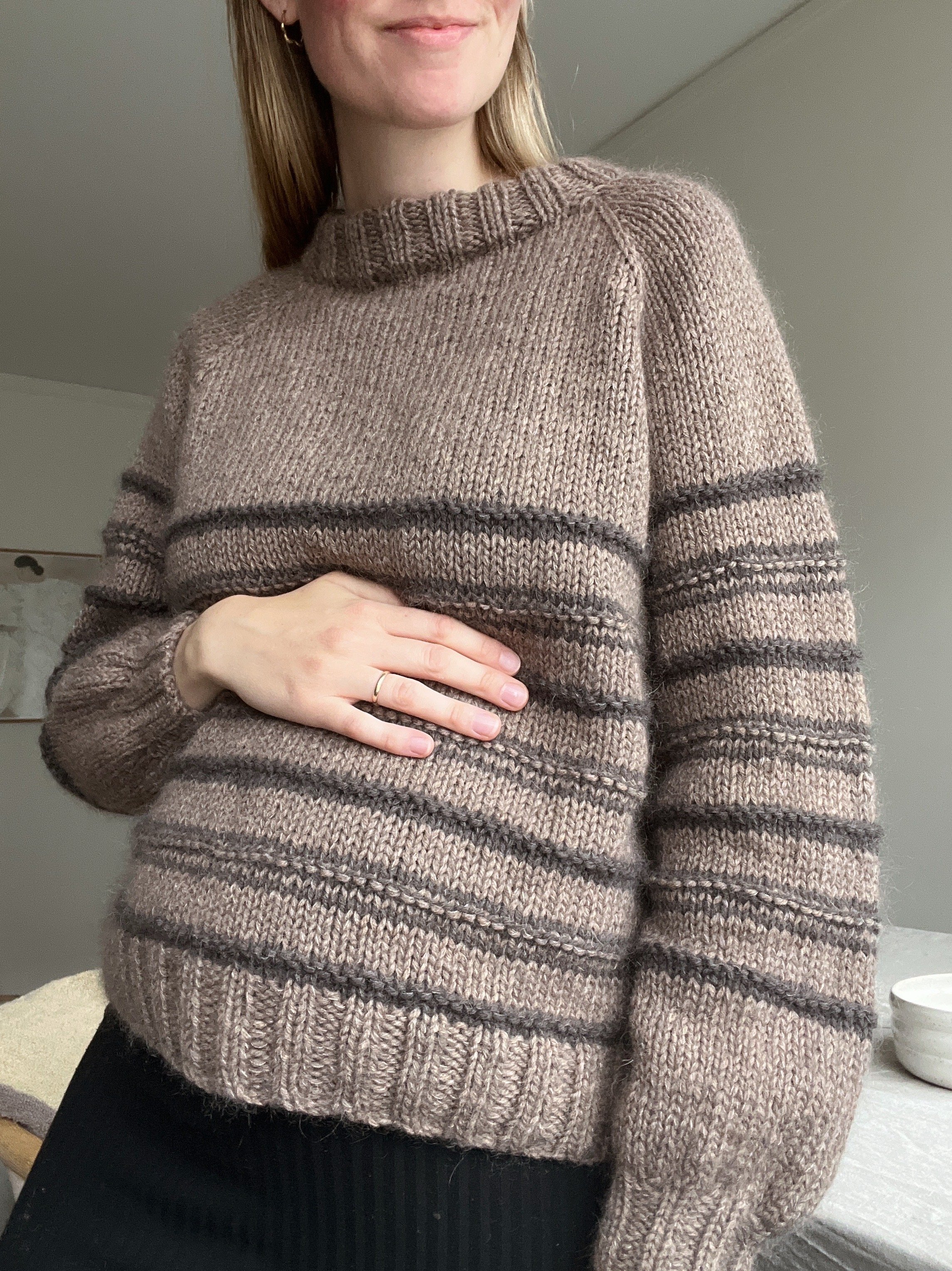 Lind Sweater ENGLISH — Strikkekaffe Knitwear