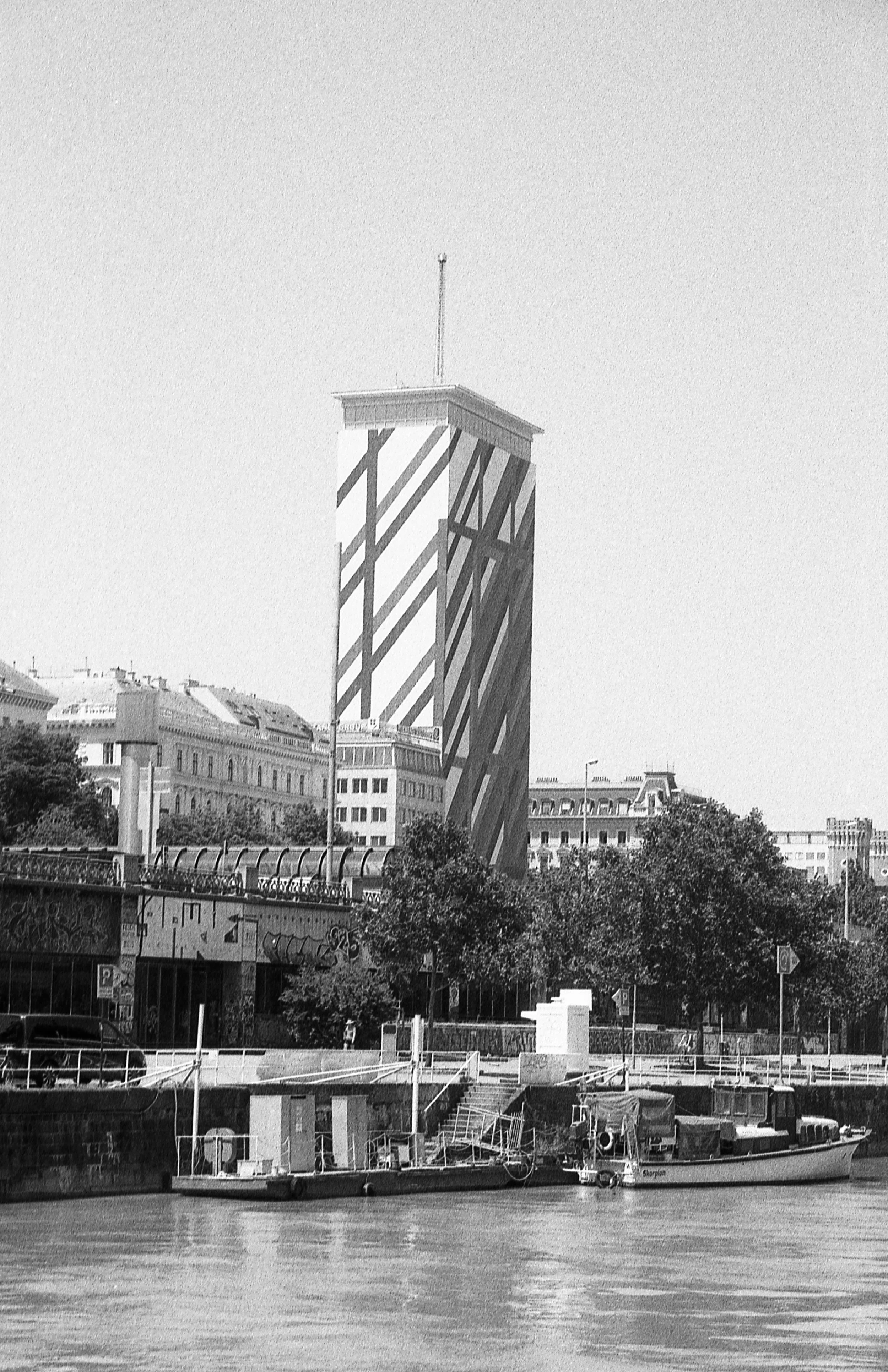 img407.jpg