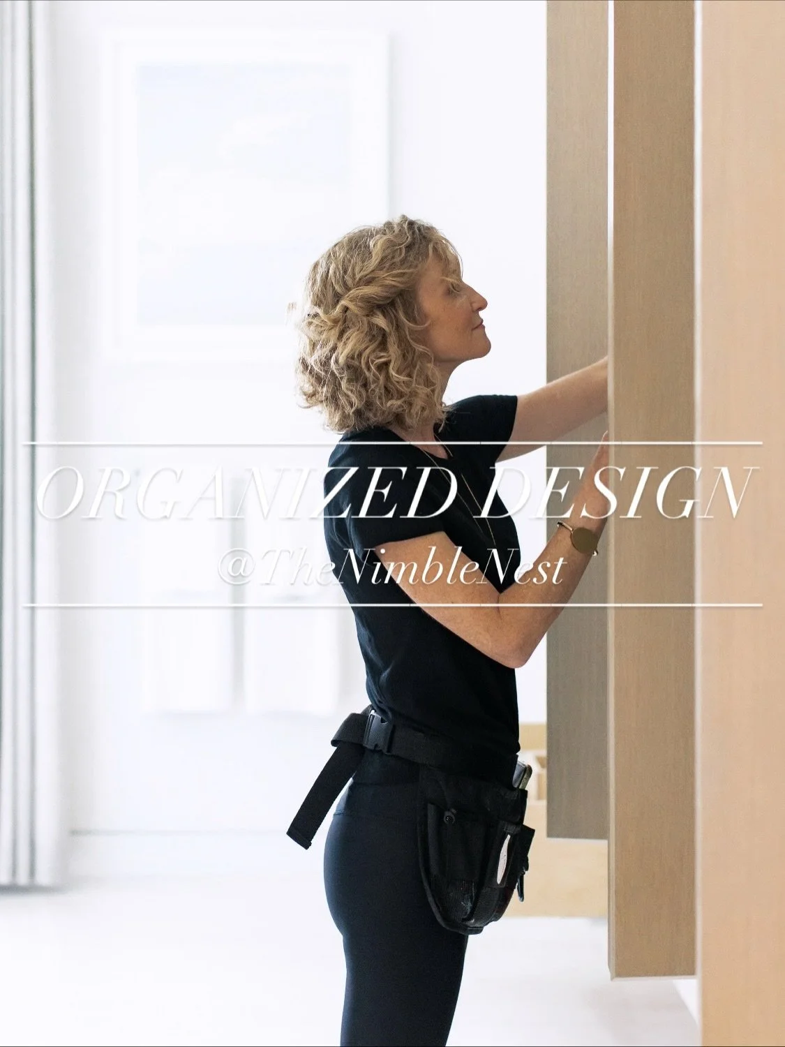 O R G A N I Z E D / 🛁 Let&rsquo;s take a closer look at this organized bathroom cabinet. Swipe to see ➡️
⠀⠀⠀⠀⠀⠀⠀⠀⠀
📸 @public311design for #thenimblenest
.
.
.
.
. 
#bathroom #bathroomdesign #bathroomdecor #bathroomremodel #bathroominspo #bathroomgo