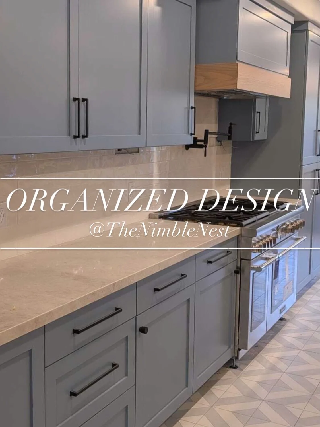 P E E K / 👀 Behind the cabinets + drawers of our client&rsquo;s beautiful kitchen redesign - designed and organized by #thenimblenest 😉 
⠀⠀⠀⠀⠀⠀⠀⠀⠀
📸 curated for #thenimblenest
.
.
.
.
. 
#kitchendesign #kitchendecor #modernkitchen interiordesign h