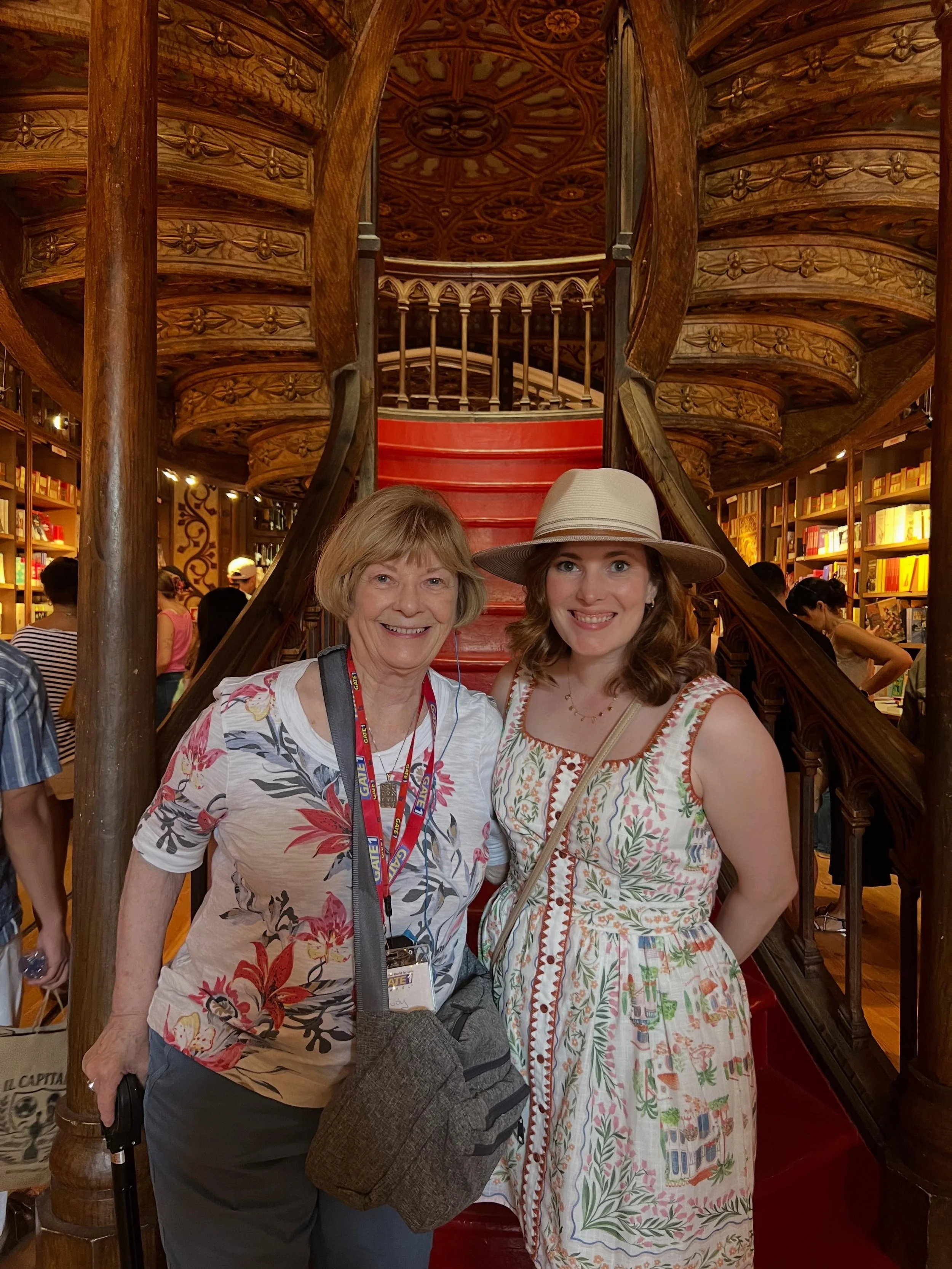 Turned 40 today in Porto with my mom.  Missing Dad on this trip (don&rsquo;t worry he&rsquo;s just at home), but no better way than to spend it traveling the world! 

Here&rsquo;s to many more!

#birthday #performer #choreographer #porto #portugal