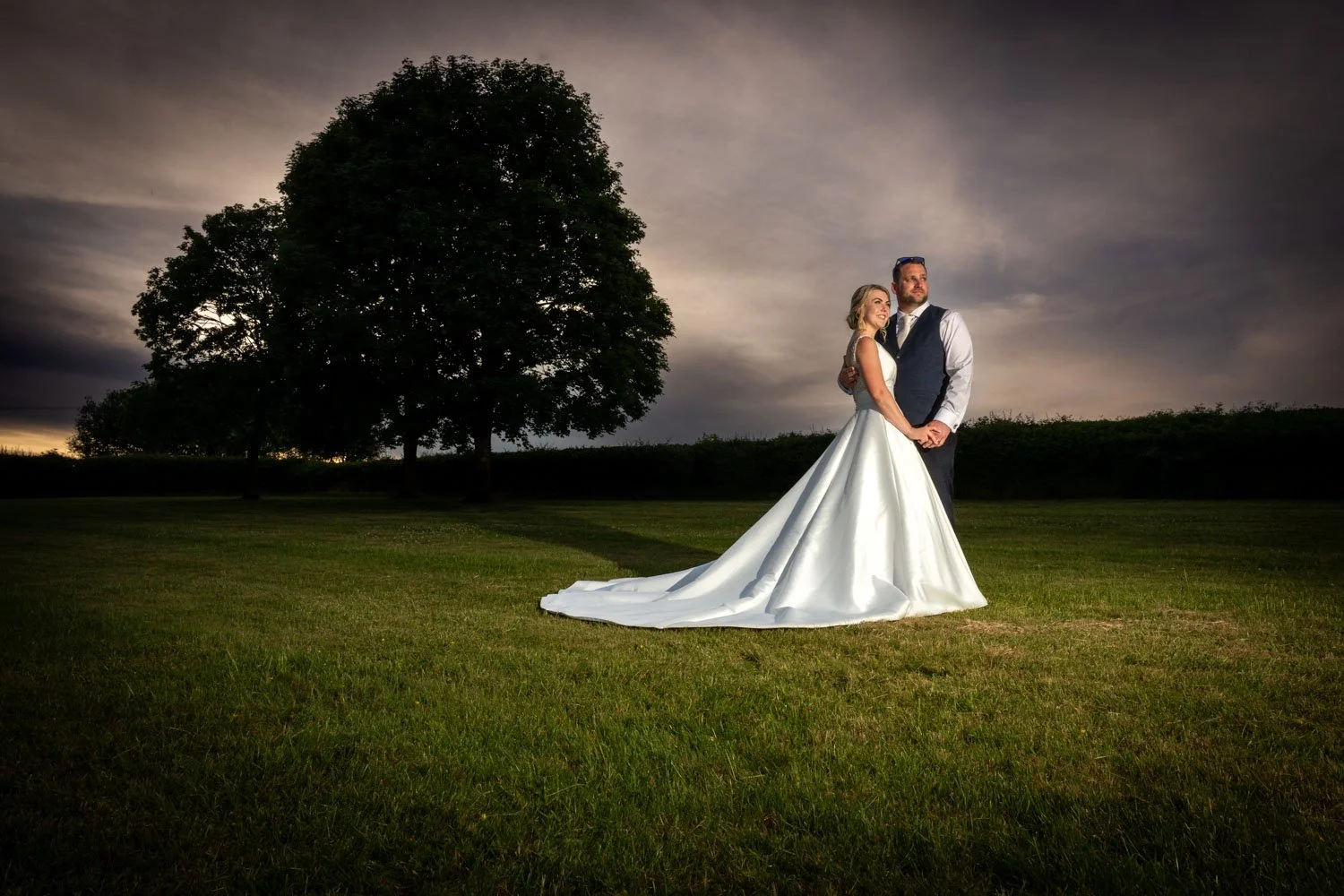 Pinglestone Barn wedding with Fiona and Andrew