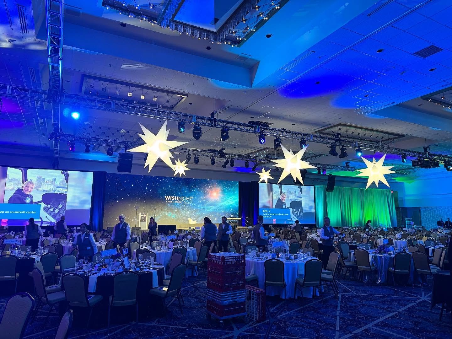Such a great opportunity to volunteer for @makeawishakwa&rsquo;s wish night! So thankful for this organization and everything they&rsquo;ve done to promote the story behind The First Night Project and help turn the idea into a reality. Thank you ever