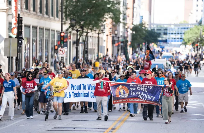 Local 212 Shows Up and Stands Out at the Labor Day Parade!