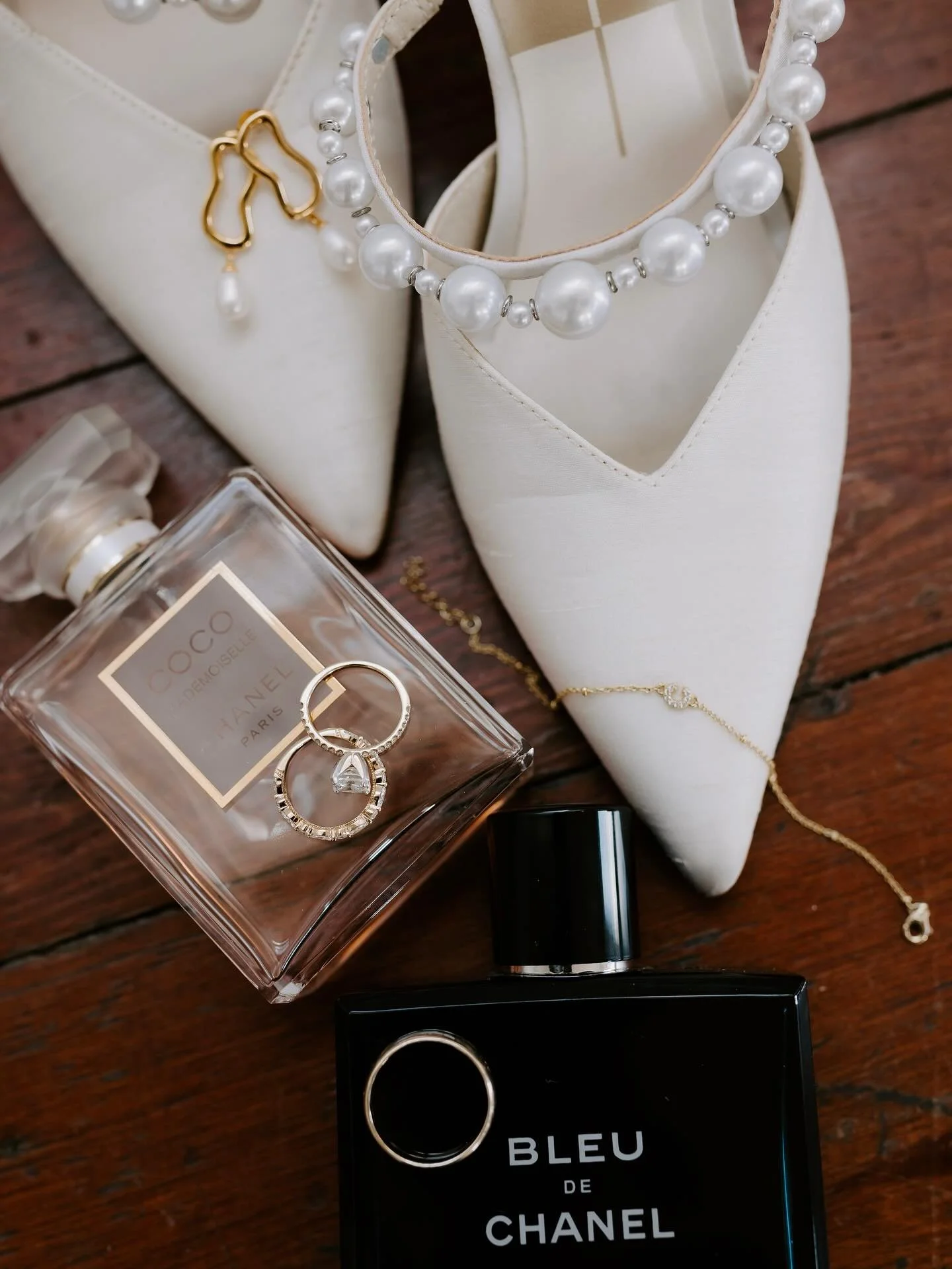 The magic is in the details!! Each piece carefully chosen to tell their story before the day even begins🕊️✨