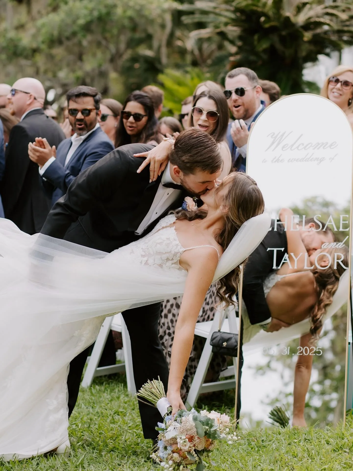 A southern love story under the Spanish moss! From &ldquo;I do&rdquo; under the oak trees to dancing the night away in fringe and bubbles &mdash; Chelsae &amp; Taylor&rsquo;s Beaufort wedding was pure magic start to finish!✨🫧