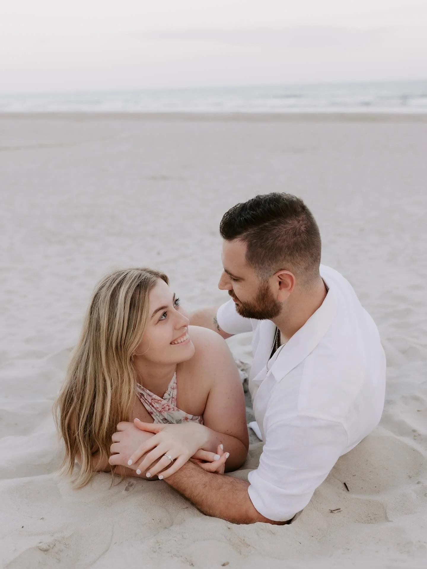 From cobblestone streets to sandy shores, Charleston gave us the dreamiest backdrop to capture their love!!🌊🤍